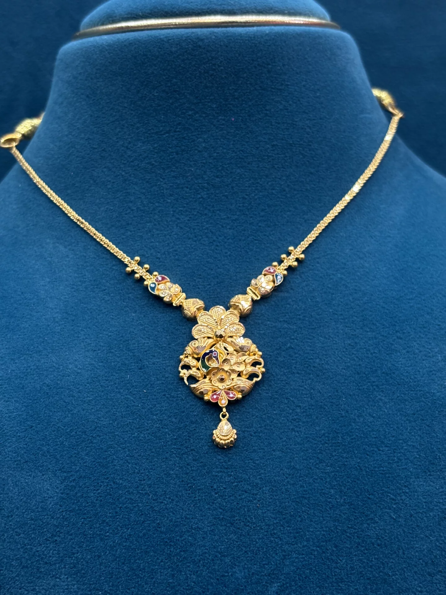 Beautiful Peacock Necklace Amrutha Jewellers 23-11-7, Nageswara Rao Pantulu Rd, Satyaranayana Puram, Vijayawada, Andhra Pradesh 520011, India