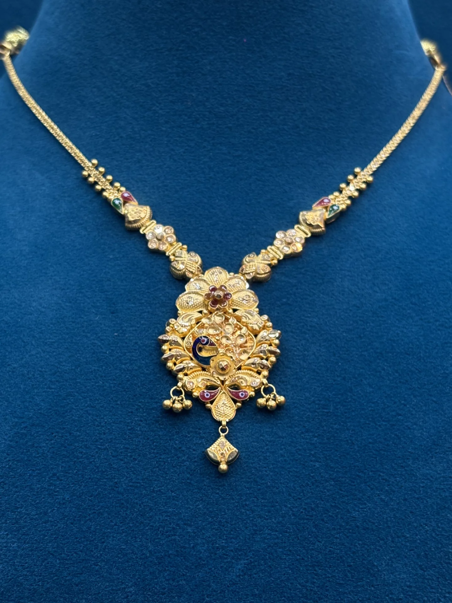 Elevated Peacock Necklace Amrutha Jewellers 23-11-7, Nageswara Rao Pantulu Rd, Satyaranayana Puram, Vijayawada, Andhra Pradesh 520011, India