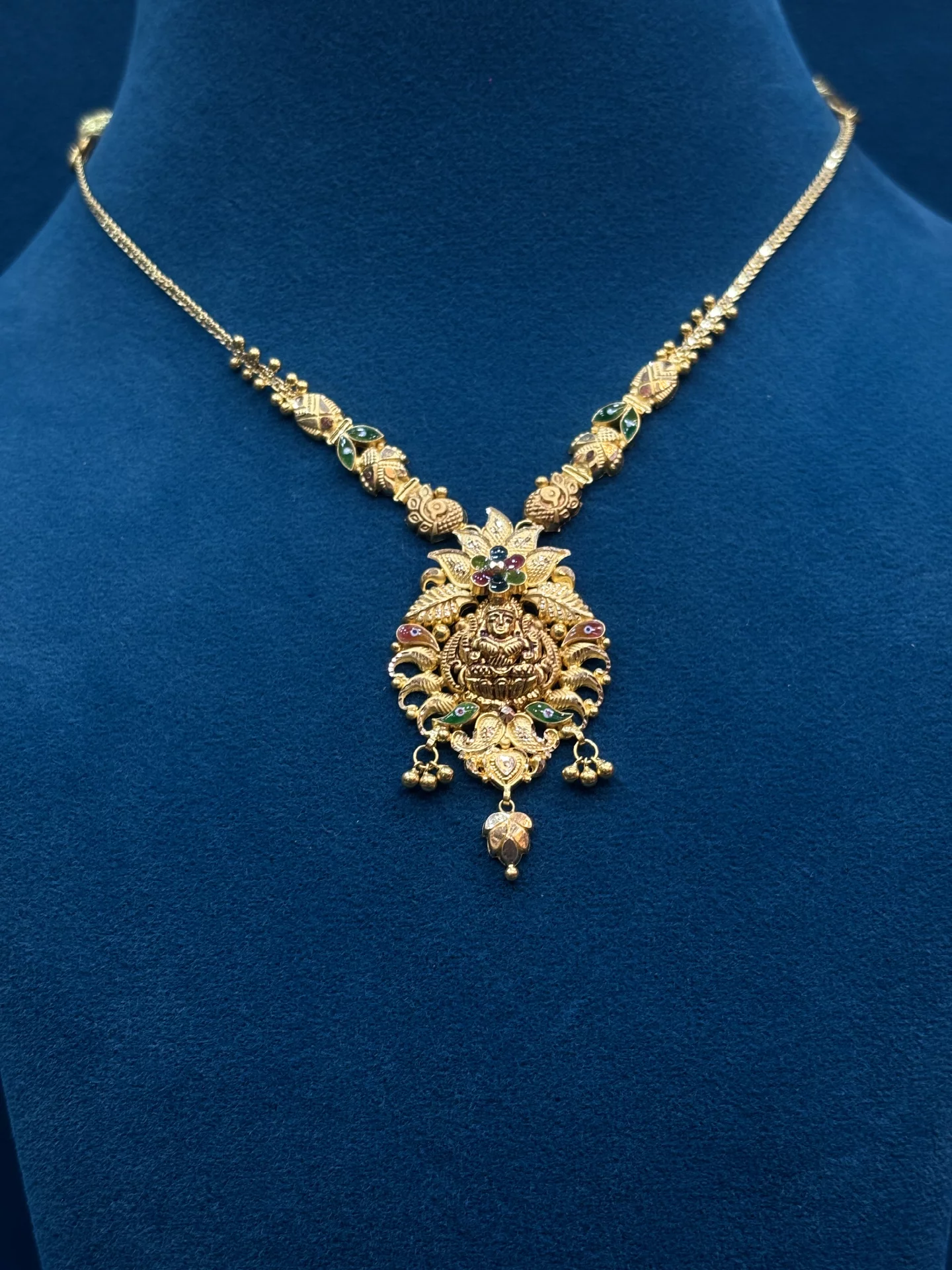 Lakshmi Devi Necklace Amrutha Jewellers 23-11-7, Nageswara Rao Pantulu Rd, Satyaranayana Puram, Vijayawada, Andhra Pradesh 520011, India