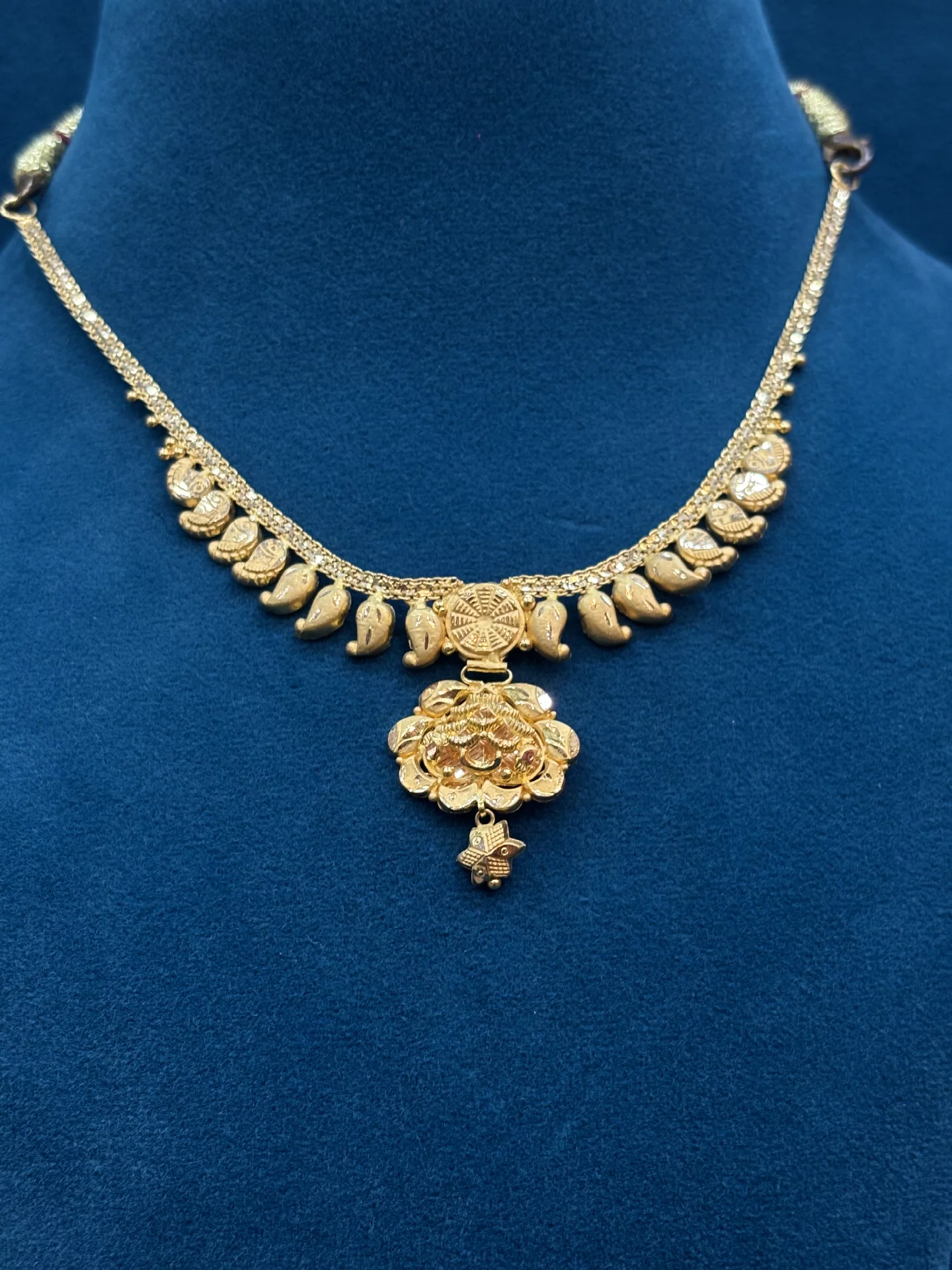 Mango Maala Necklace Amrutha Jewellers 23-11-7, Nageswara Rao Pantulu Rd, Satyaranayana Puram, Vijayawada, Andhra Pradesh 520011, India