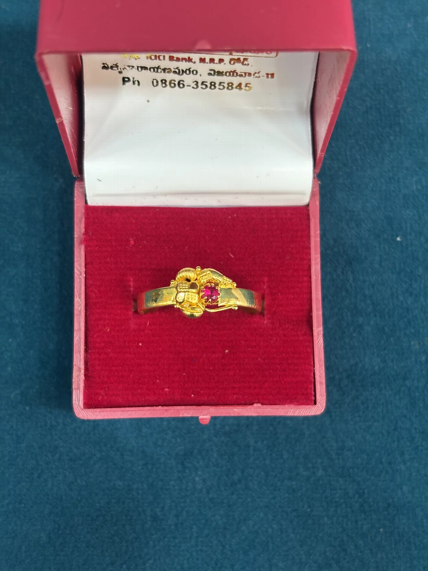 Light weight Ring Amrutha Jewellers 23-11-7, Nageswara Rao Pantulu Rd, Satyaranayana Puram, Vijayawada, Andhra Pradesh 520011, India
