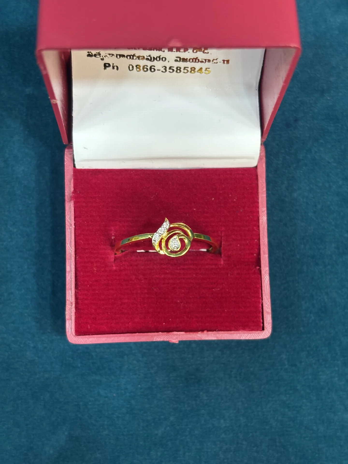 Diamond Ring Amrutha Jewellers 23-11-7, Nageswara Rao Pantulu Rd, Satyaranayana Puram, Vijayawada, Andhra Pradesh 520011, India