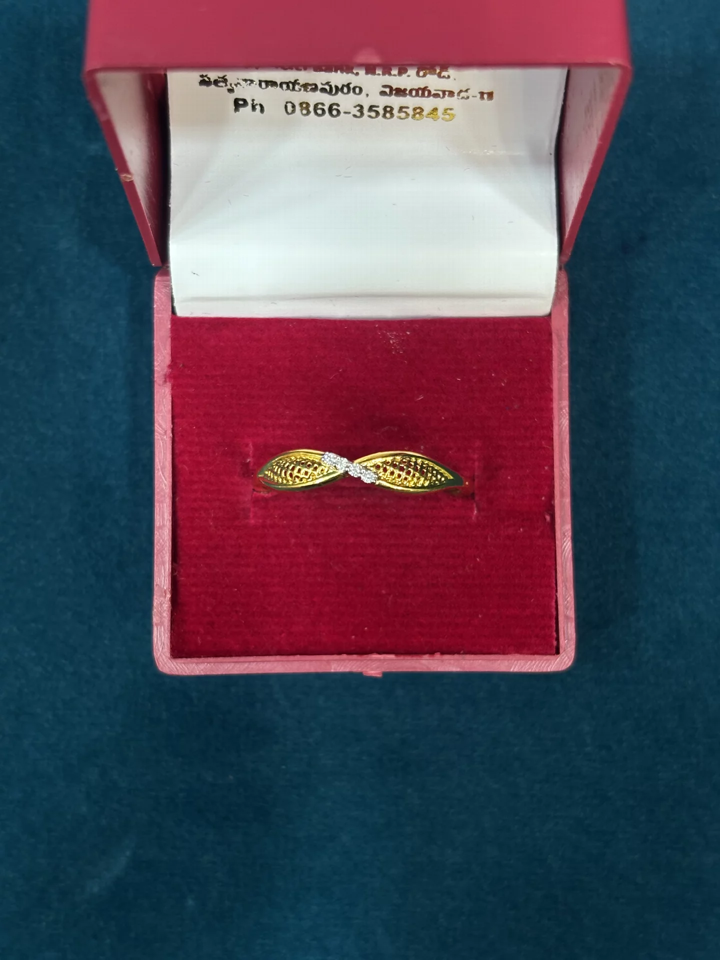 Diamond Ring Amrutha Jewellers 23-11-7, Nageswara Rao Pantulu Rd, Satyaranayana Puram, Vijayawada, Andhra Pradesh 520011, India