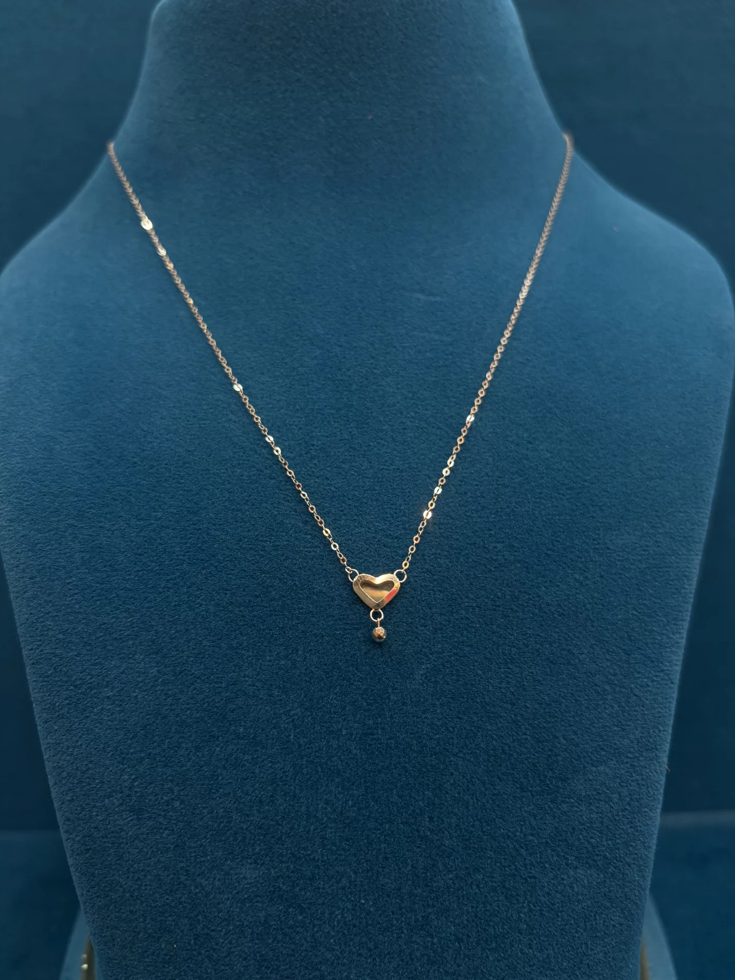 Heart Pendant Chain Amrutha Jewellers 23-11-7, Nageswara Rao Pantulu Rd, Satyaranayana Puram, Vijayawada, Andhra Pradesh 520011, India
