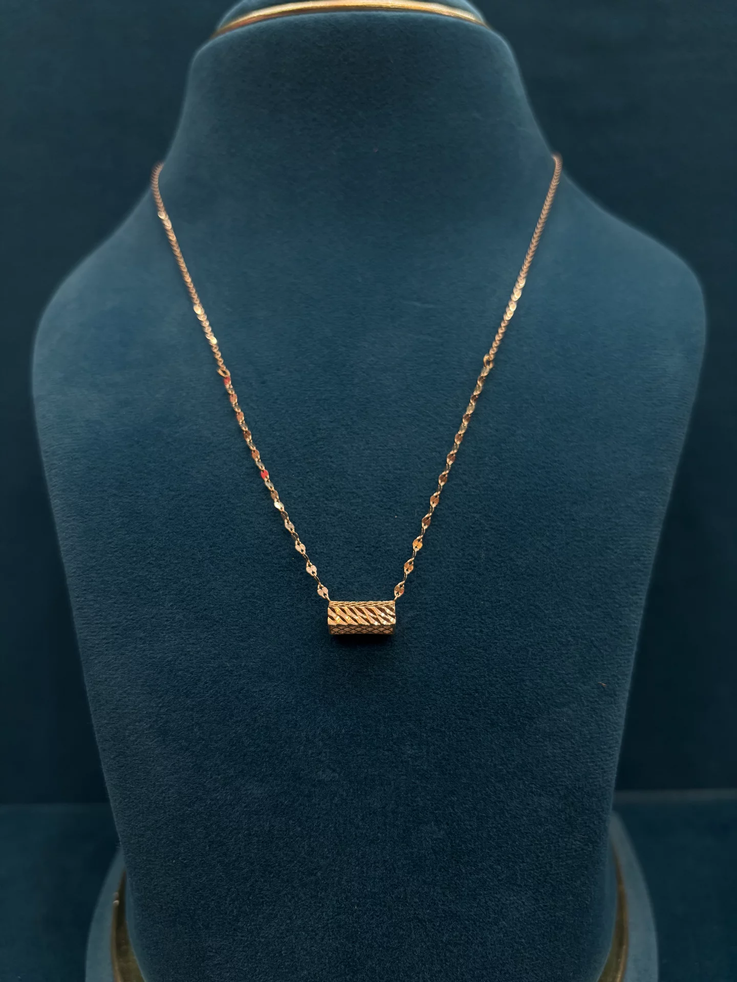 Simple Pendant Chain Amrutha Jewellers 23-11-7, Nageswara Rao Pantulu Rd, Satyaranayana Puram, Vijayawada, Andhra Pradesh 520011, India
