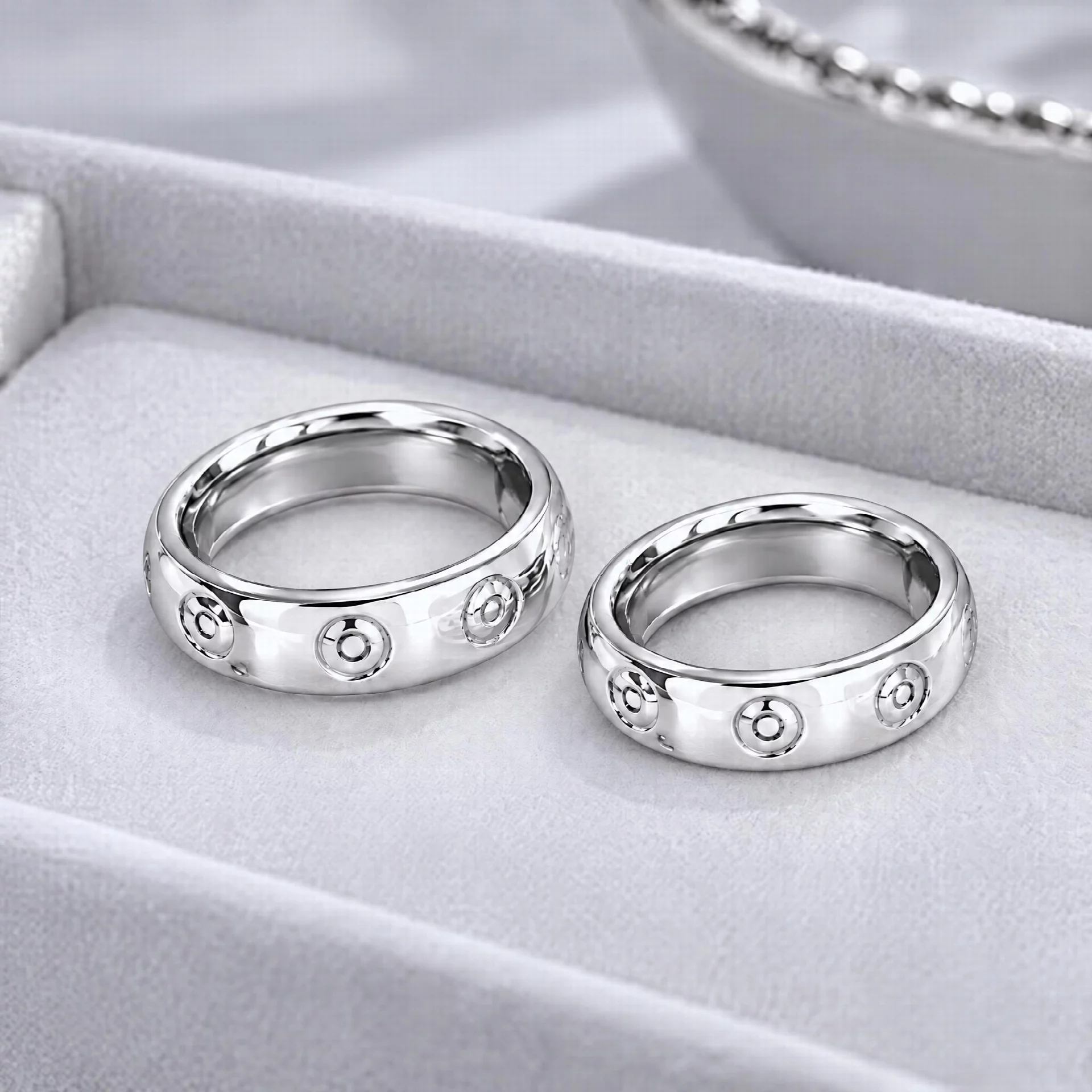 Screw Motif Couples Band Ring