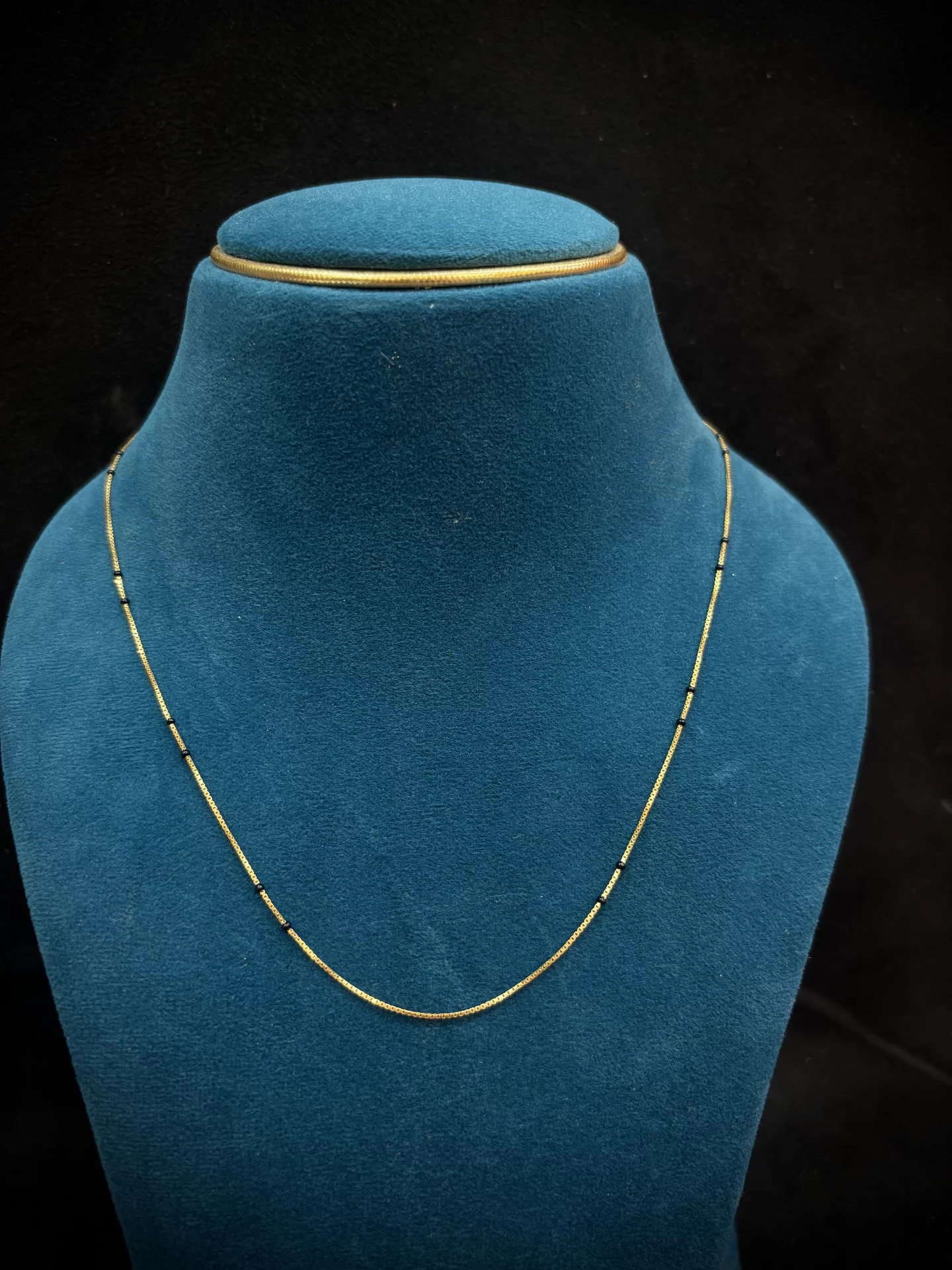 Plain Black Beads Chain Amrutha Jewellers 23-11-7, Nageswara Rao Pantulu Rd, Satyaranayana Puram, Vijayawada, Andhra Pradesh 520011, India