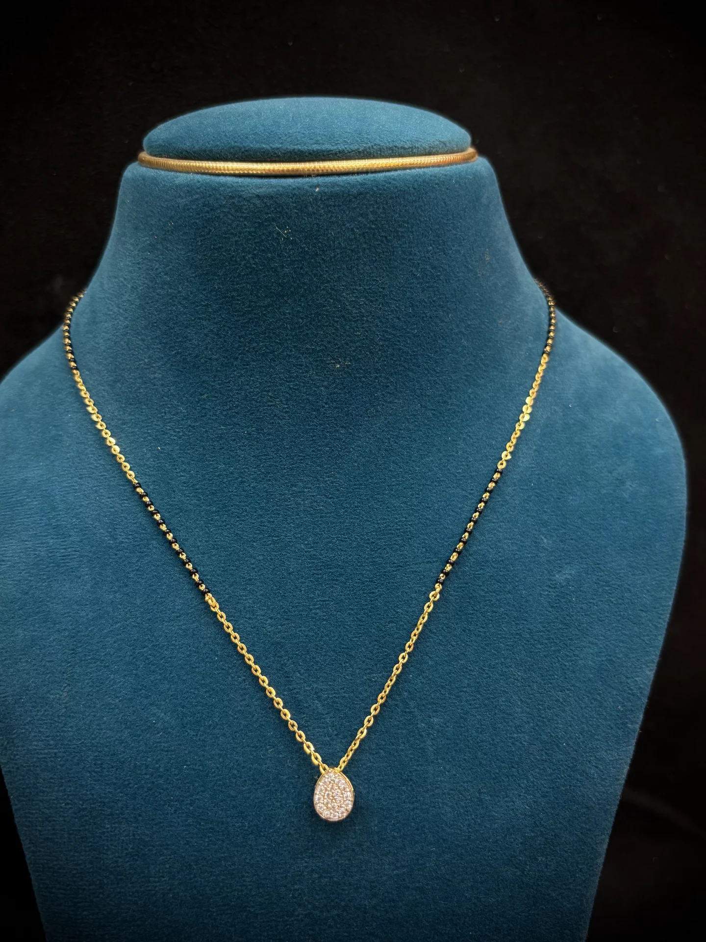 Unique Black Beads Chain Amrutha Jewellers 23-11-7, Nageswara Rao Pantulu Rd, Satyaranayana Puram, Vijayawada, Andhra Pradesh 520011, India