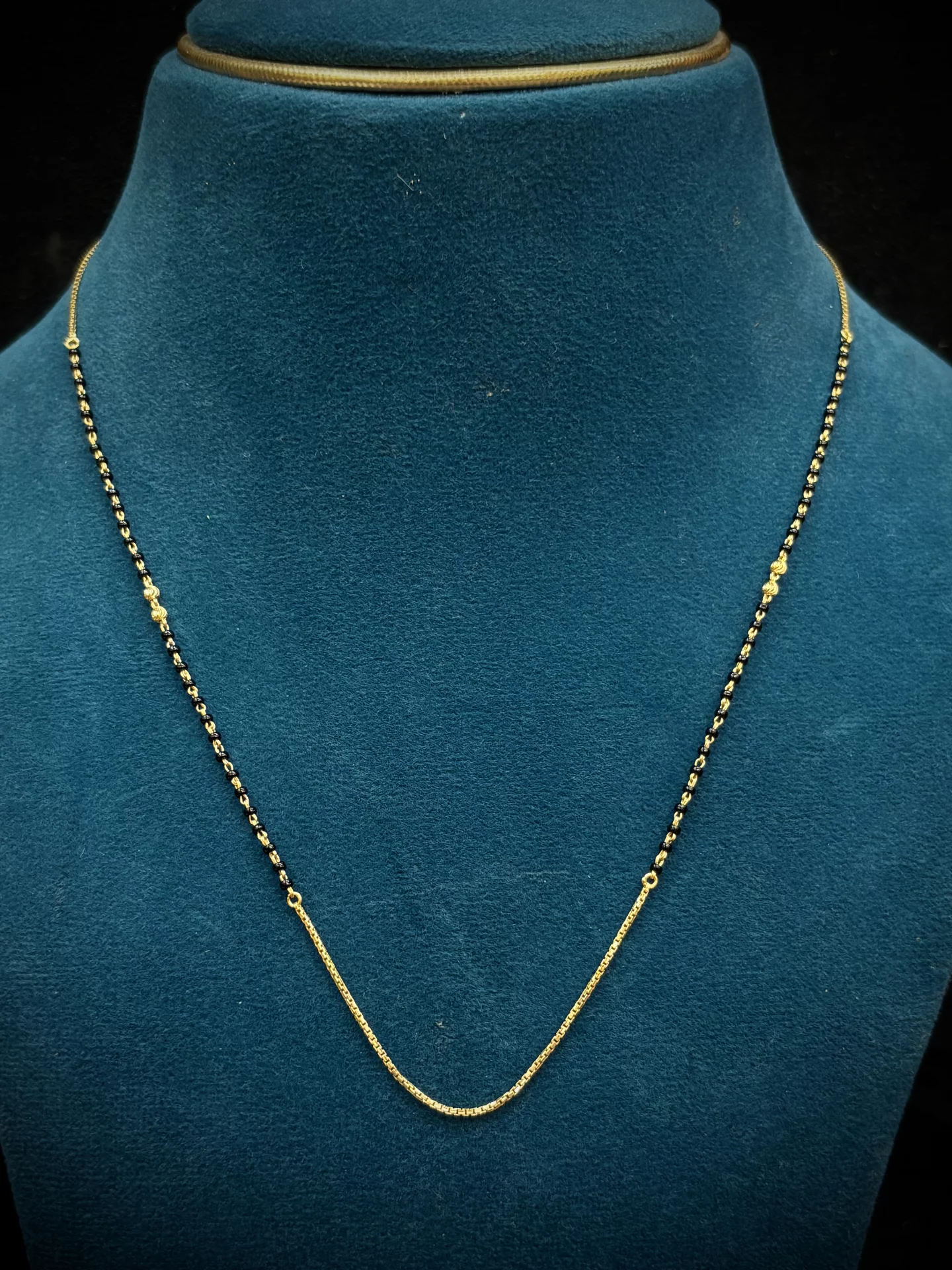 Without Locket Black Beads Chain Amrutha Jewellers 23-11-7, Nageswara Rao Pantulu Rd, Satyaranayana Puram, Vijayawada, Andhra Pradesh 520011, India