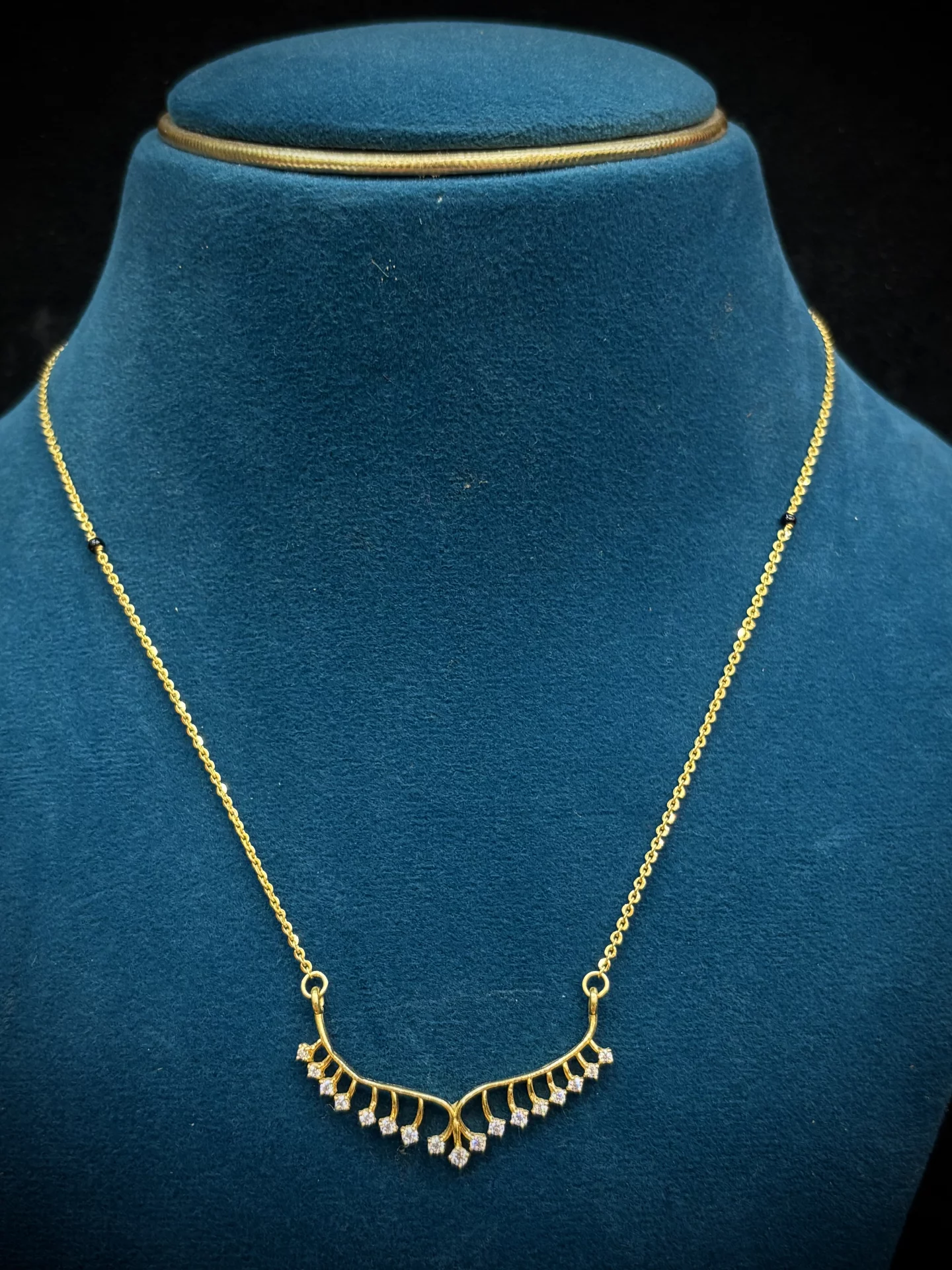 Unique Black Beads Chain Amrutha Jewellers 23-11-7, Nageswara Rao Pantulu Rd, Satyaranayana Puram, Vijayawada, Andhra Pradesh 520011, India