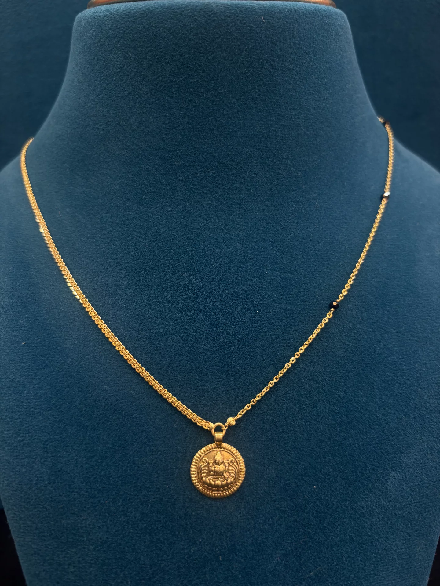 Rashmika Black Beads Chain Amrutha Jewellers 23-11-7, Nageswara Rao Pantulu Rd, Satyaranayana Puram, Vijayawada, Andhra Pradesh 520011, India