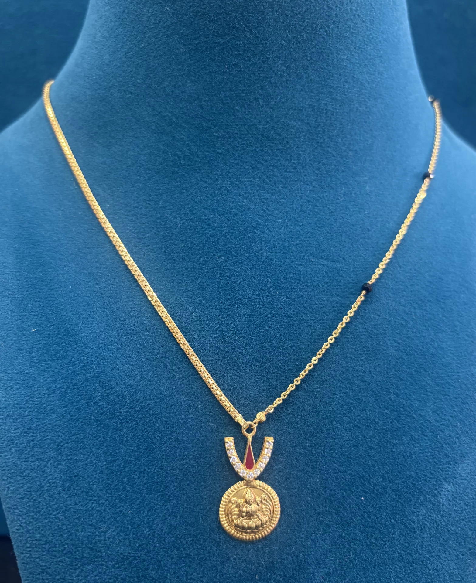 Rashmika chain Amrutha Jewellers 23-11-7, Nageswara Rao Pantulu Rd, Satyaranayana Puram, Vijayawada, Andhra Pradesh 520011, India