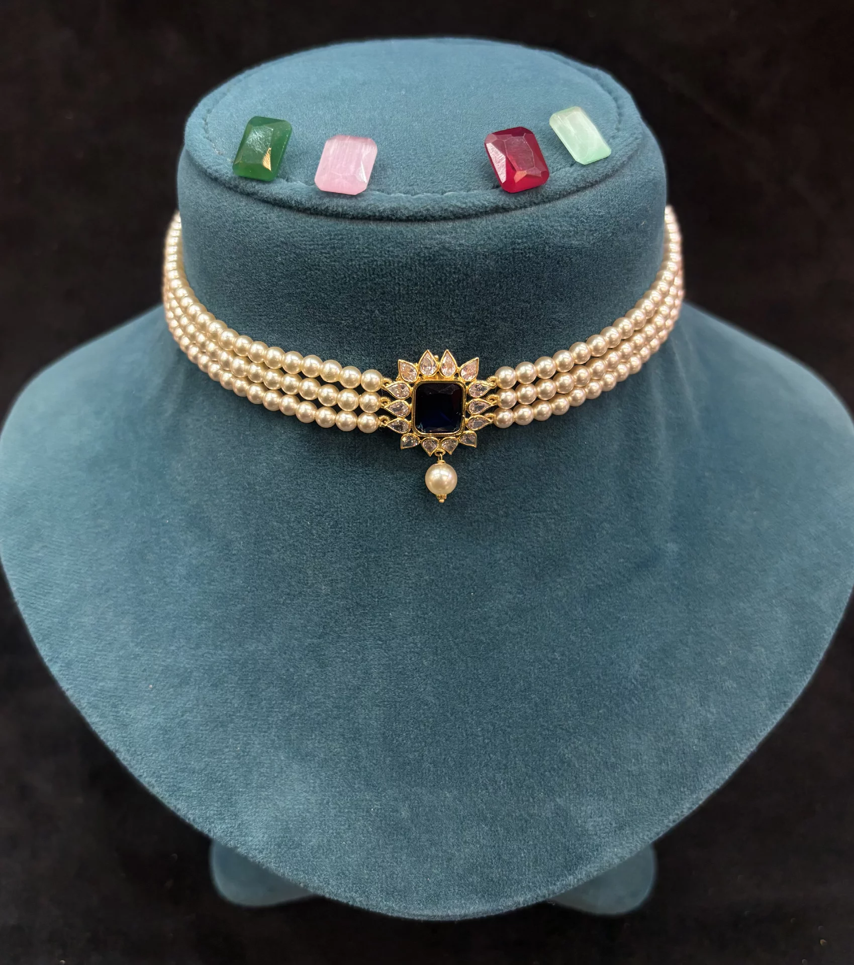Detachable Stone Pearls Choker Amrutha Jewellers 23-11-7, Nageswara Rao Pantulu Rd, Satyaranayana Puram, Vijayawada, Andhra Pradesh 520011, India