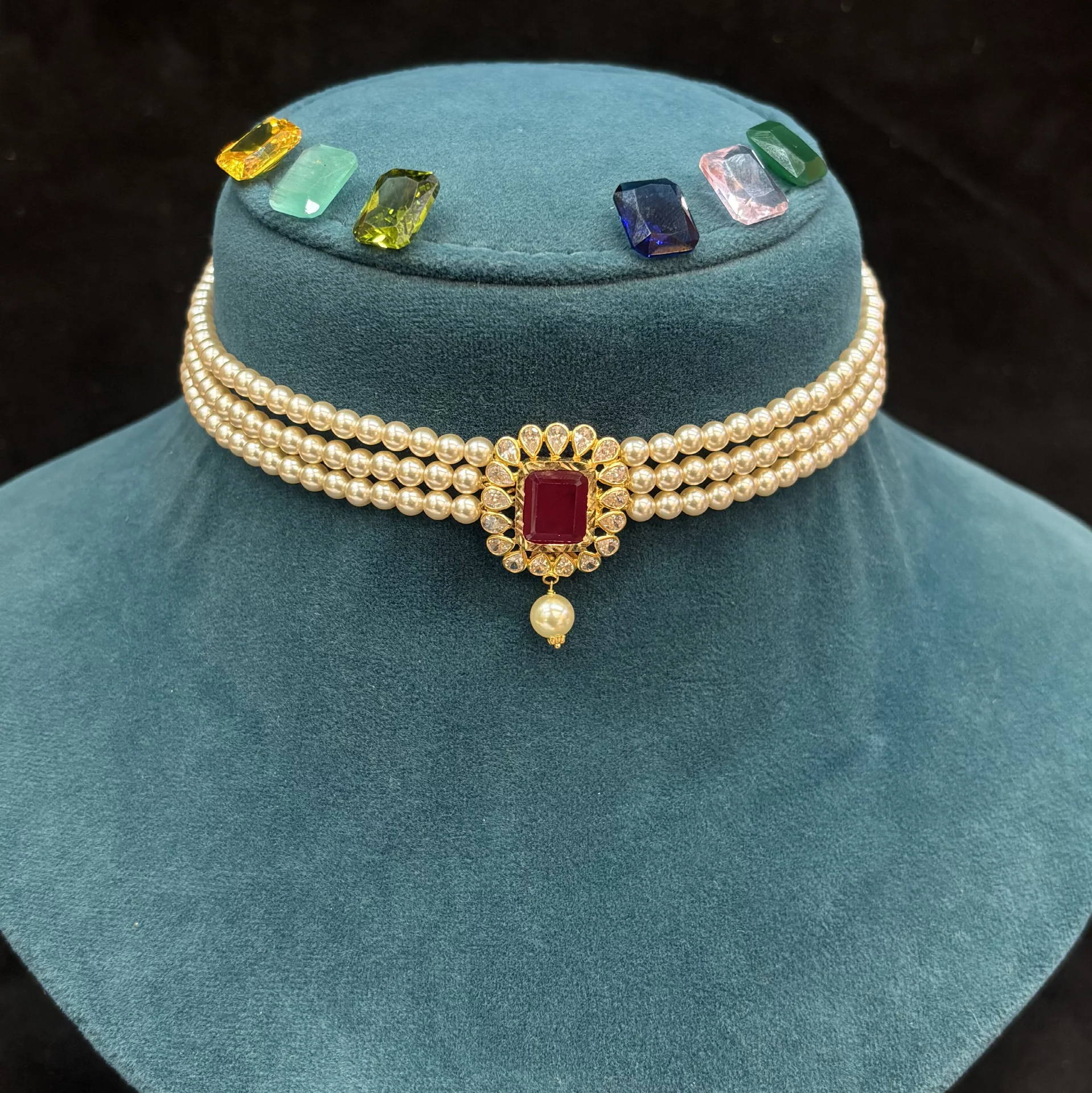 Detachable Stone Pearls Choker Amrutha Jewellers 23-11-7, Nageswara Rao Pantulu Rd, Satyaranayana Puram, Vijayawada, Andhra Pradesh 520011, India