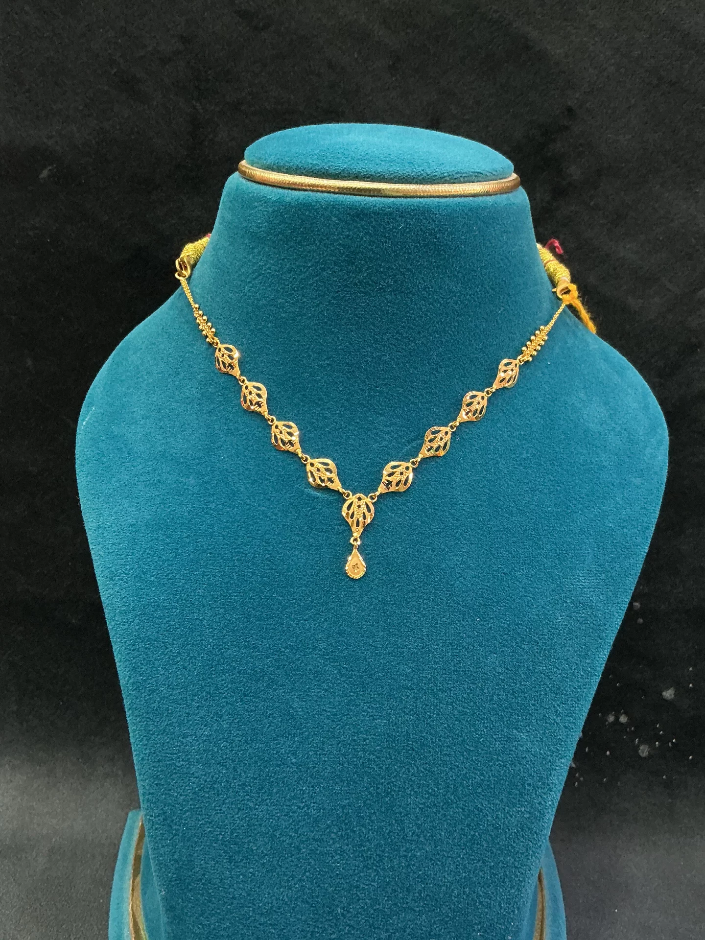 Lightweight Necklace Amrutha Jewellers 23-11-7, Nageswara Rao Pantulu Rd, Satyaranayana Puram, Vijayawada, Andhra Pradesh 520011, India