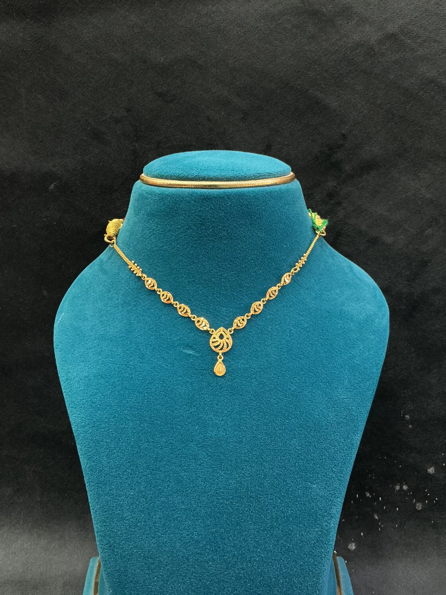Lightweight Necklace Amrutha Jewellers 23-11-7, Nageswara Rao Pantulu Rd, Satyaranayana Puram, Vijayawada, Andhra Pradesh 520011, India