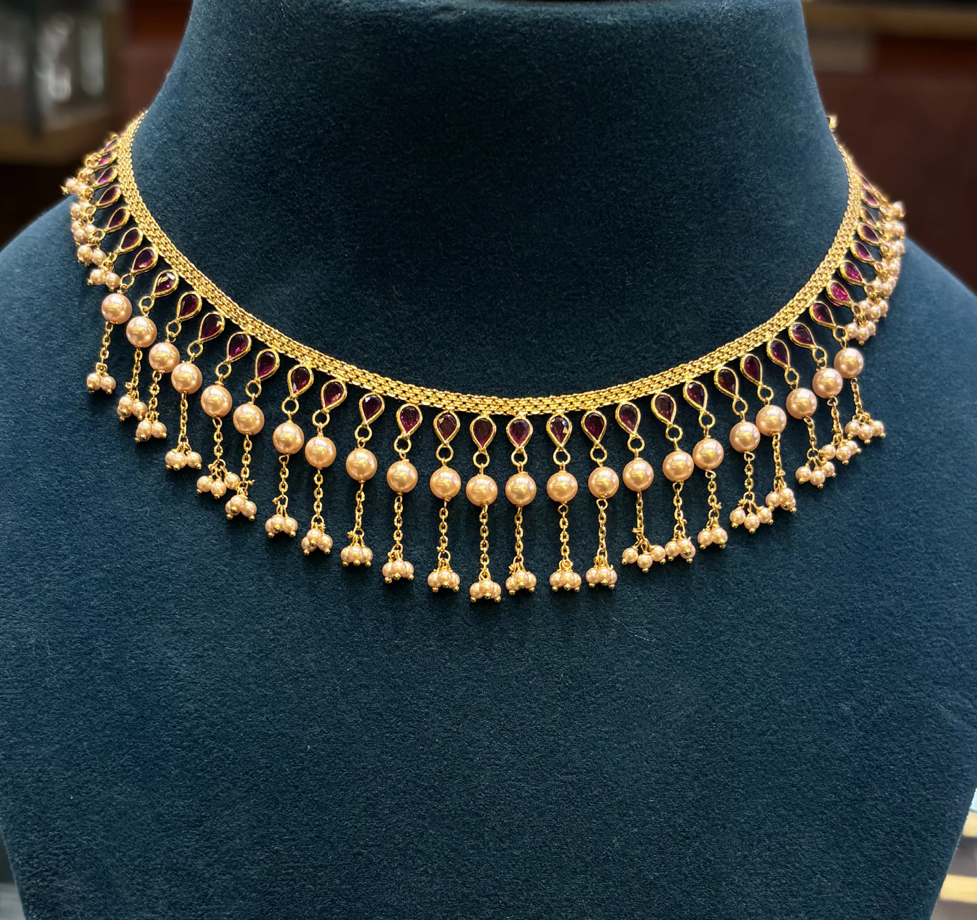 Pearls Necklace Amrutha Jewellers 23-11-7, Nageswara Rao Pantulu Rd, Satyaranayana Puram, Vijayawada, Andhra Pradesh 520011, India