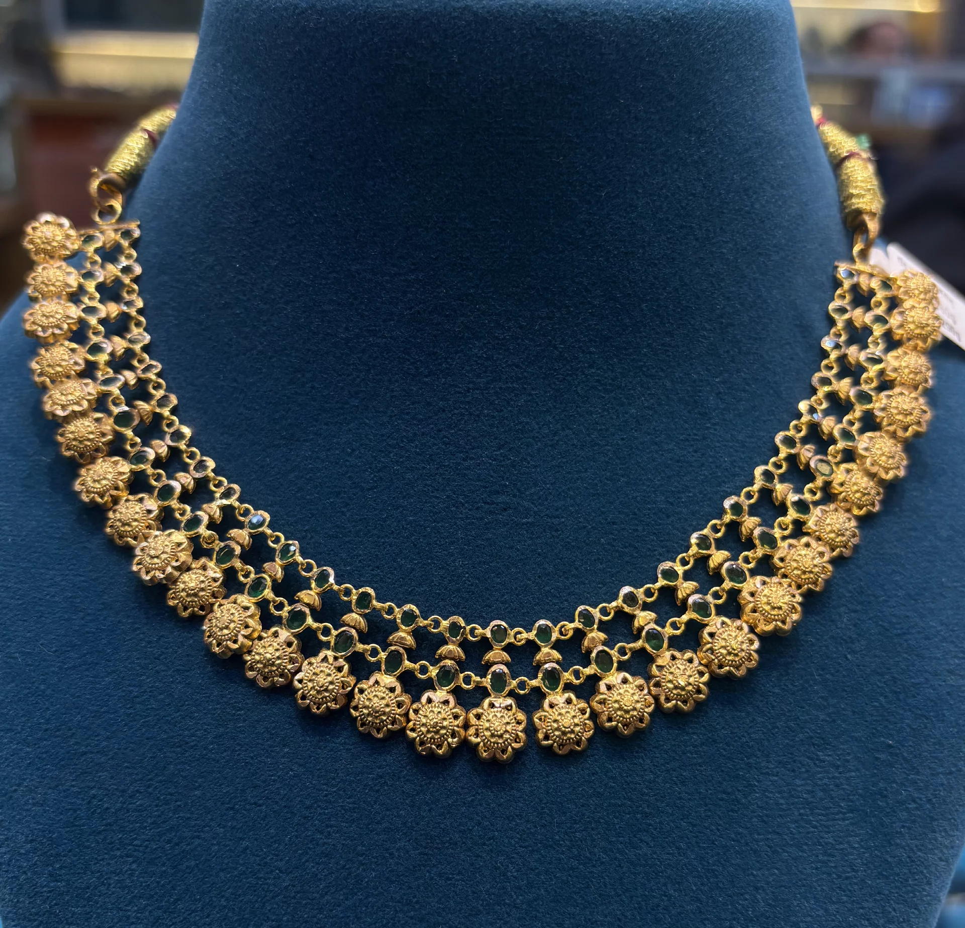 Lakshmi Devi necklace Amrutha Jewellers 23-11-7, Nageswara Rao Pantulu Rd, Satyaranayana Puram, Vijayawada, Andhra Pradesh 520011, India