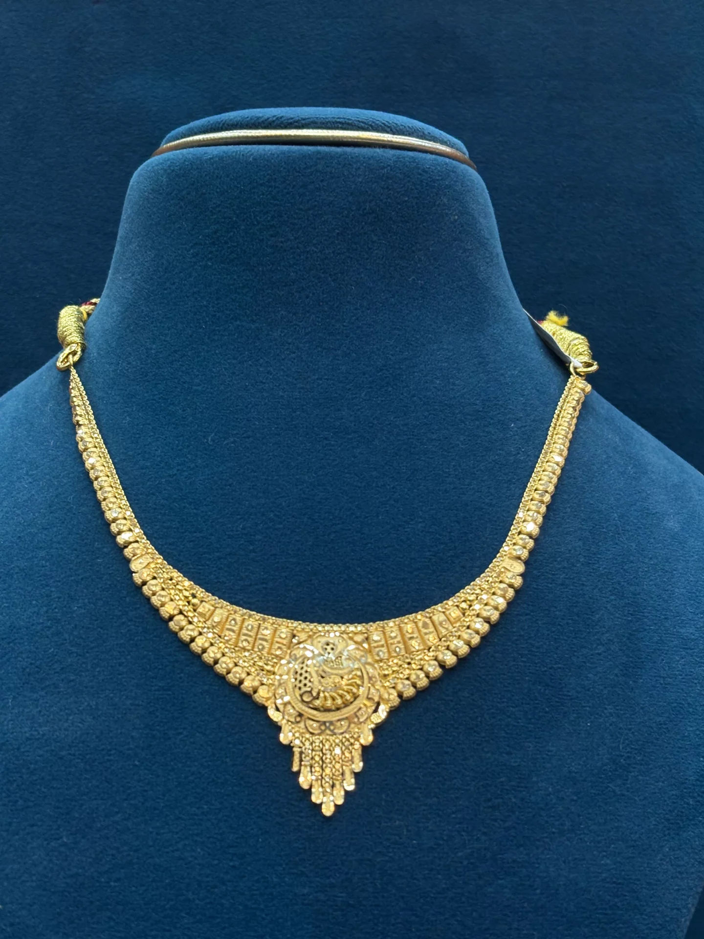 Necklace Amrutha Jewellers 23-11-7, Nageswara Rao Pantulu Rd, Satyaranayana Puram, Vijayawada, Andhra Pradesh 520011, India