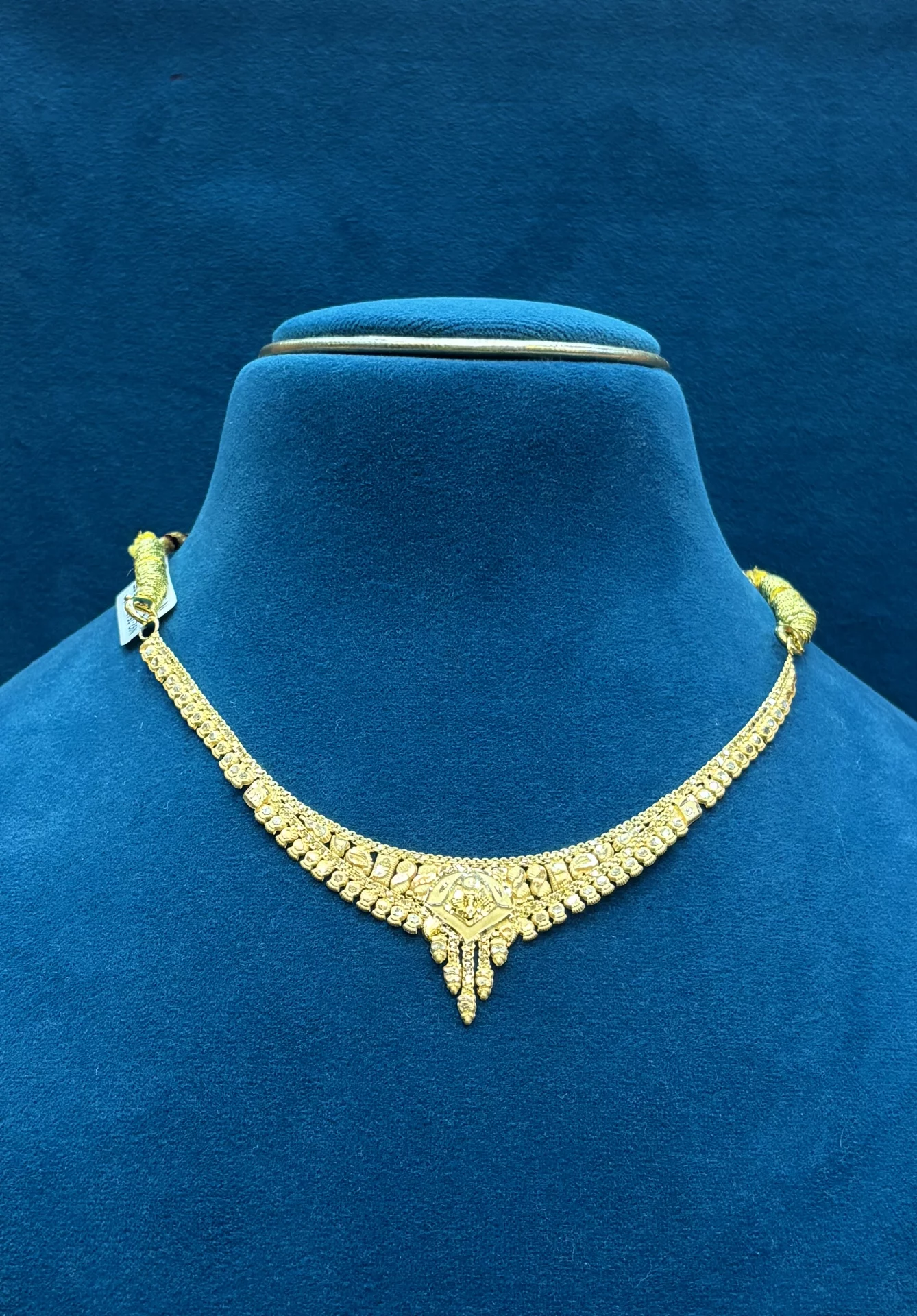 Unique Necklace Amrutha Jewellers 23-11-7, Nageswara Rao Pantulu Rd, Satyaranayana Puram, Vijayawada, Andhra Pradesh 520011, India
