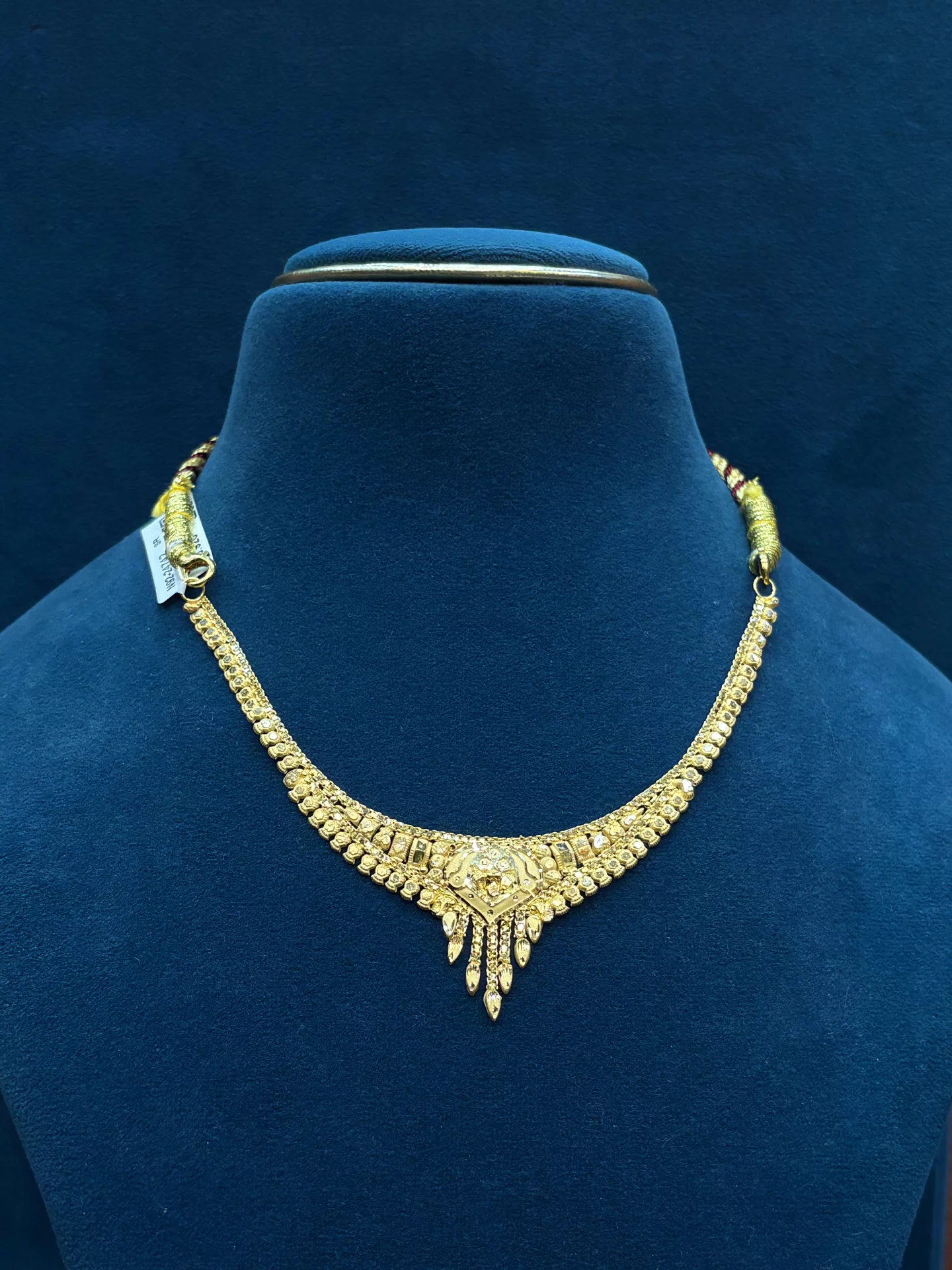 Unique Necklace Amrutha Jewellers 23-11-7, Nageswara Rao Pantulu Rd, Satyaranayana Puram, Vijayawada, Andhra Pradesh 520011, India