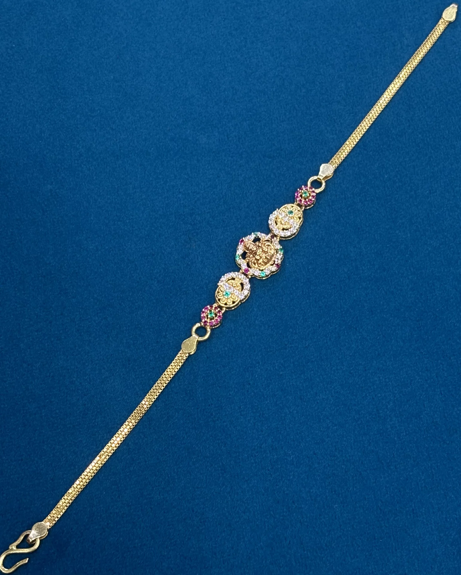 Lakshmi Devi bracelet Amrutha Jewellers 23-11-7, Nageswara Rao Pantulu Rd, Satyaranayana Puram, Vijayawada, Andhra Pradesh 520011, India