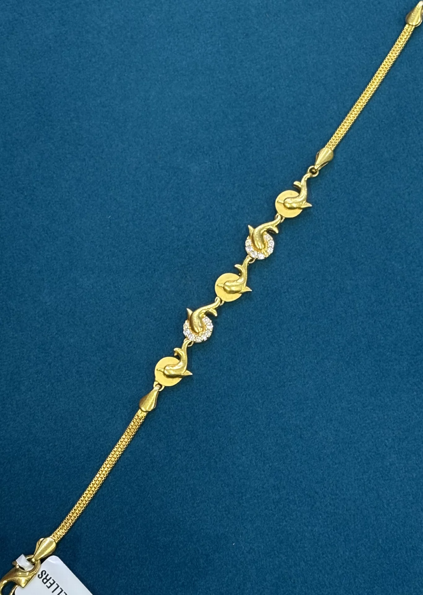 Dolphin Ladies Bracelet Amrutha Jewellers 23-11-7, Nageswara Rao Pantulu Rd, Satyaranayana Puram, Vijayawada, Andhra Pradesh 520011, India