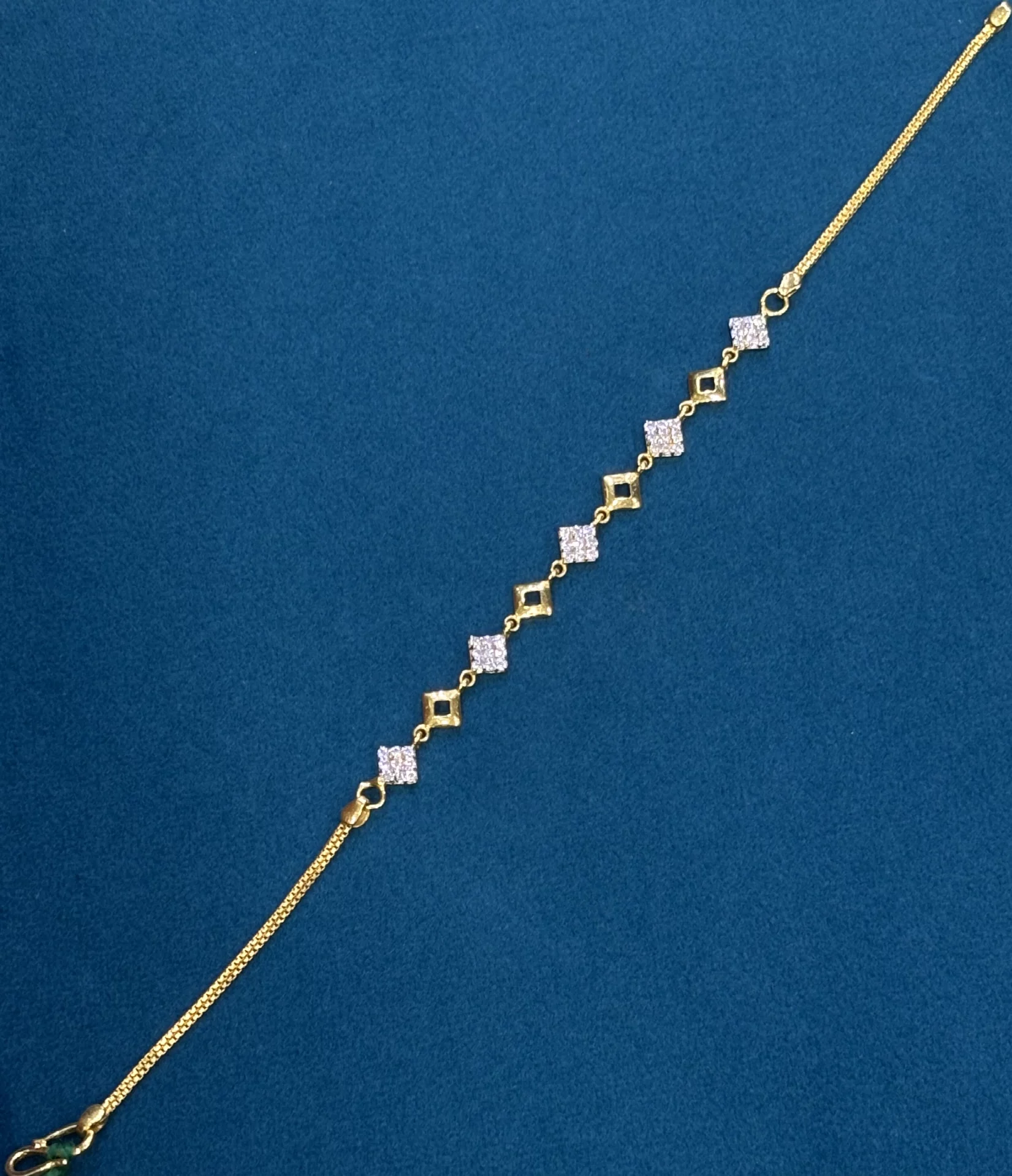 Ladies Bracelet Amrutha Jewellers 23-11-7, Nageswara Rao Pantulu Rd, Satyaranayana Puram, Vijayawada, Andhra Pradesh 520011, India