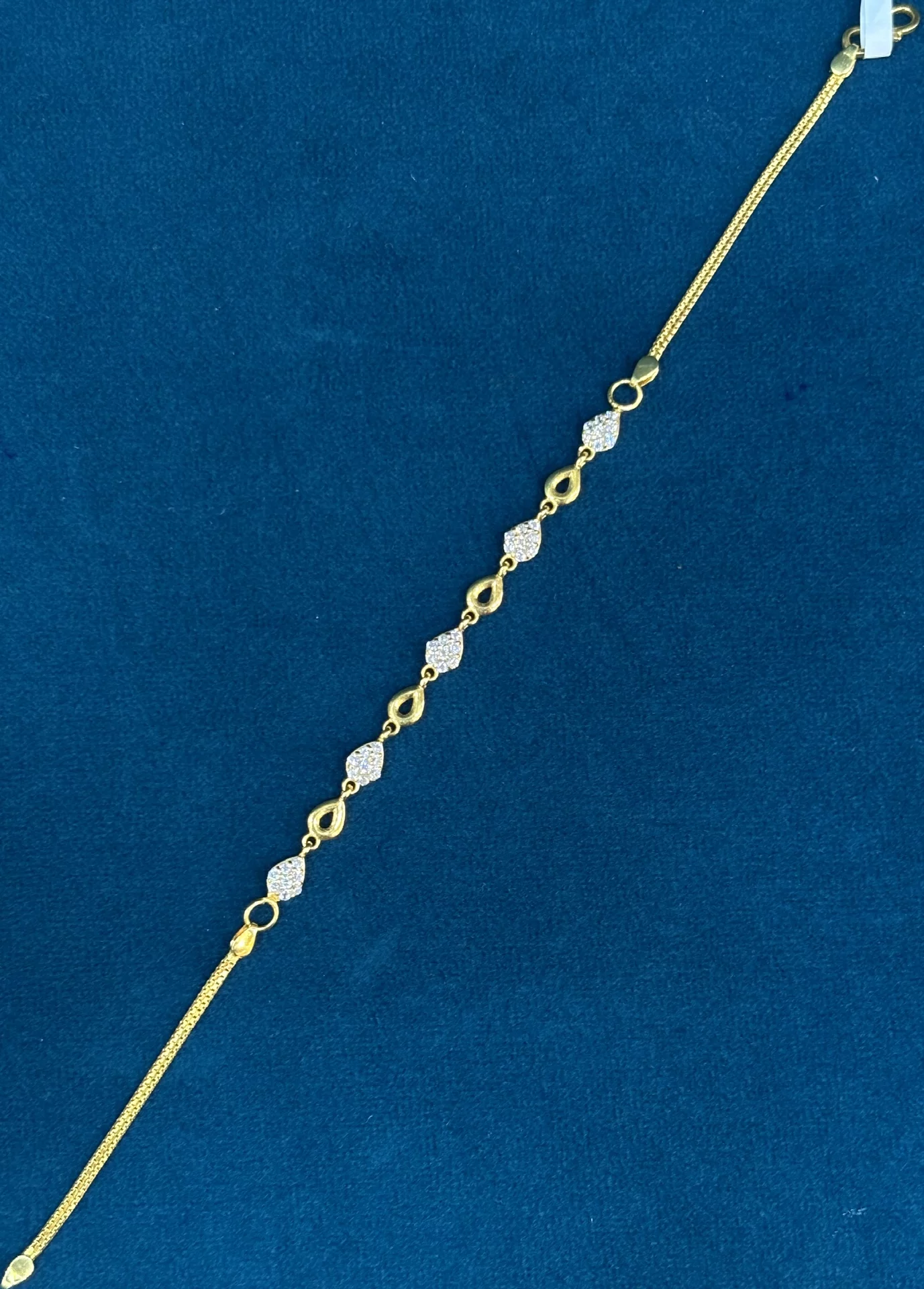 Ladies Bracelet Amrutha Jewellers 23-11-7, Nageswara Rao Pantulu Rd, Satyaranayana Puram, Vijayawada, Andhra Pradesh 520011, India