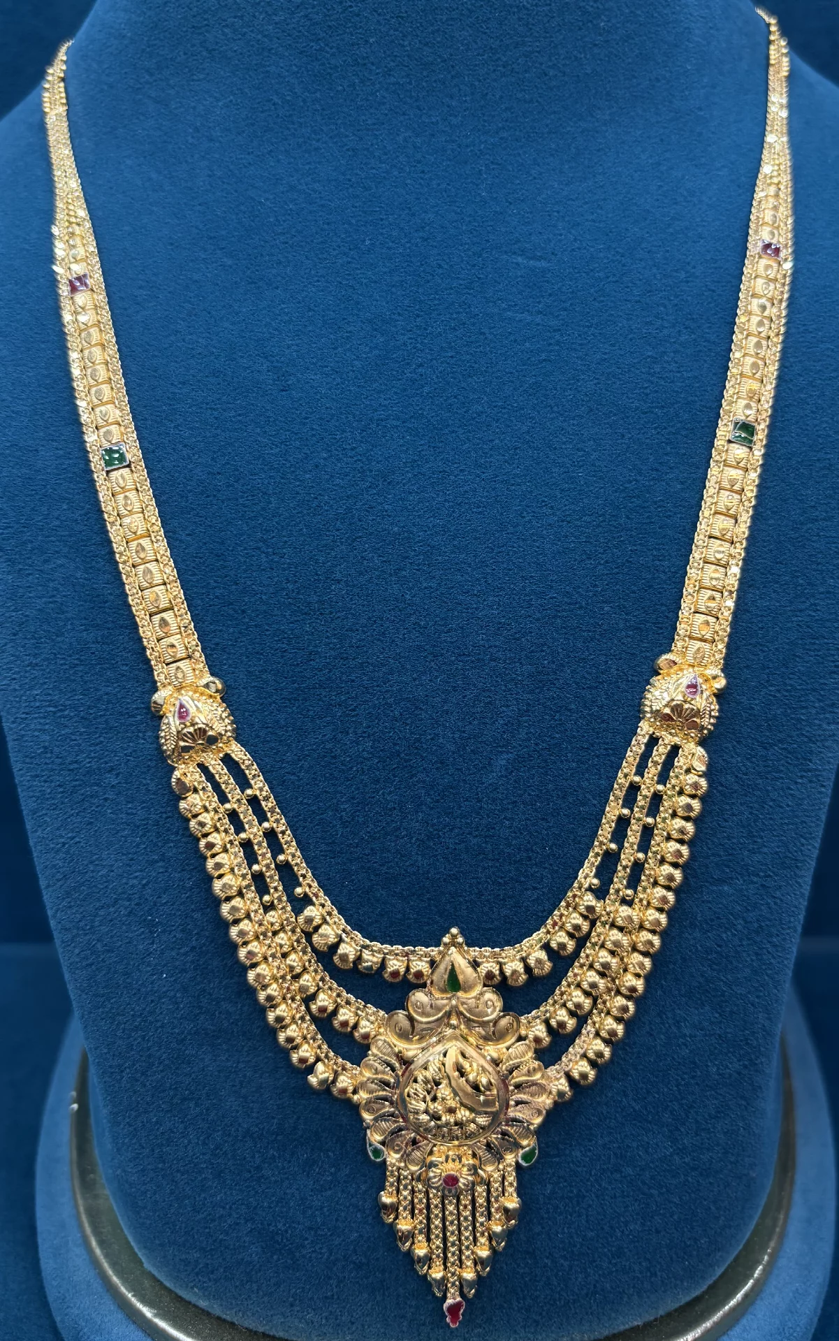 Gold Steps Haram Amrutha Jewellers 23-11-7, Nageswara Rao Pantulu Rd, Satyaranayana Puram, Vijayawada, Andhra Pradesh 520011, India