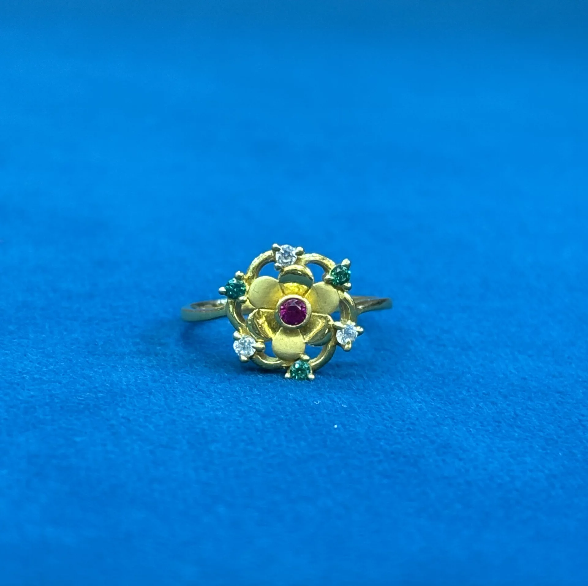Gold Flower Ring Amrutha Jewellers 23-11-7, Nageswara Rao Pantulu Rd, Satyaranayana Puram, Vijayawada, Andhra Pradesh 520011, India