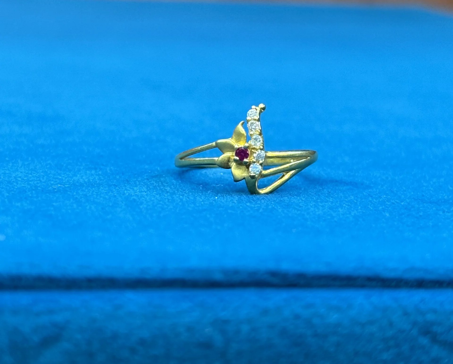 Gold Fancy Ring Amrutha Jewellers 23-11-7, Nageswara Rao Pantulu Rd, Satyaranayana Puram, Vijayawada, Andhra Pradesh 520011, India
