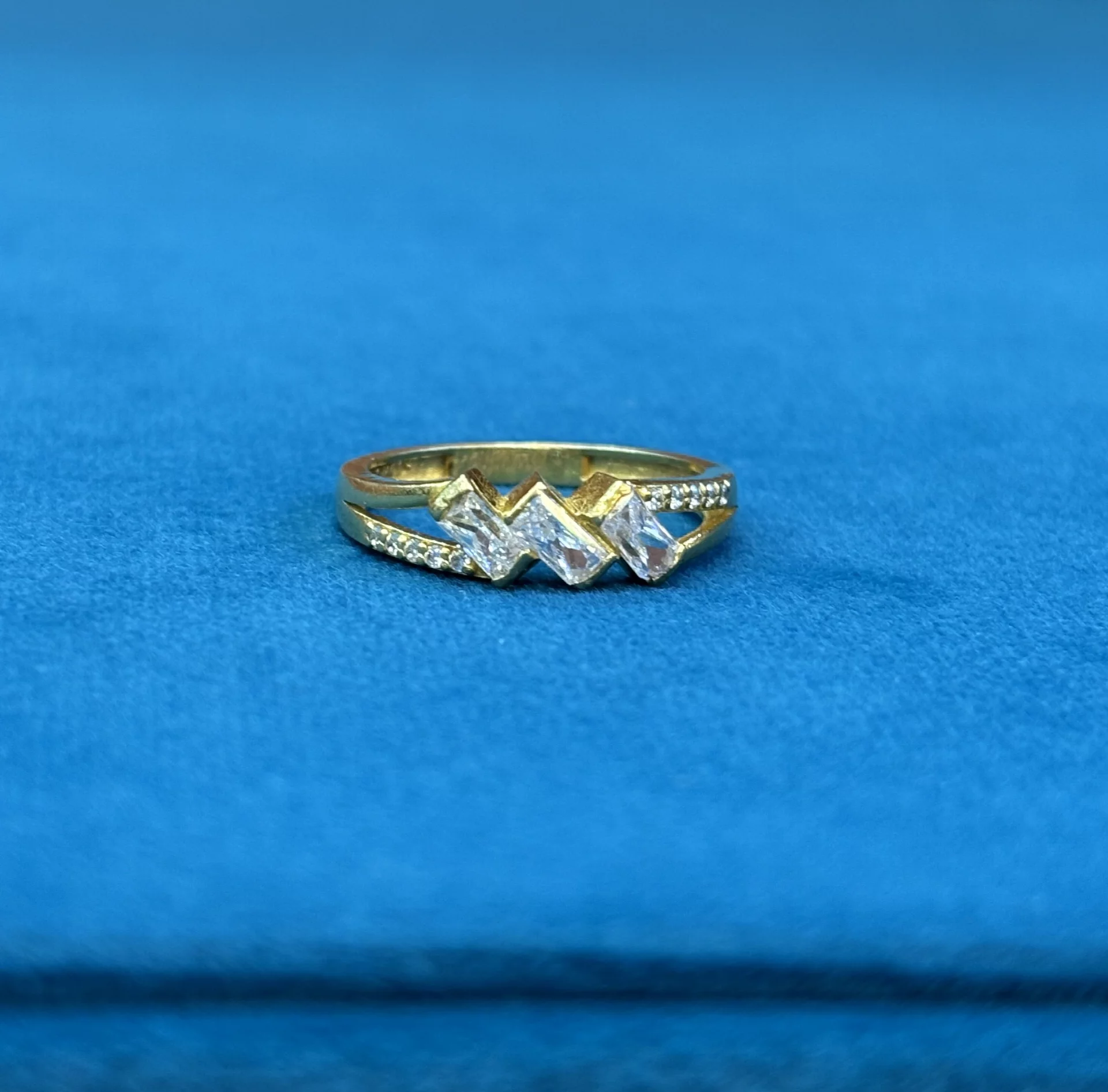 Gold Stone Fancy Ring Amrutha Jewellers 23-11-7, Nageswara Rao Pantulu Rd, Satyaranayana Puram, Vijayawada, Andhra Pradesh 520011, India