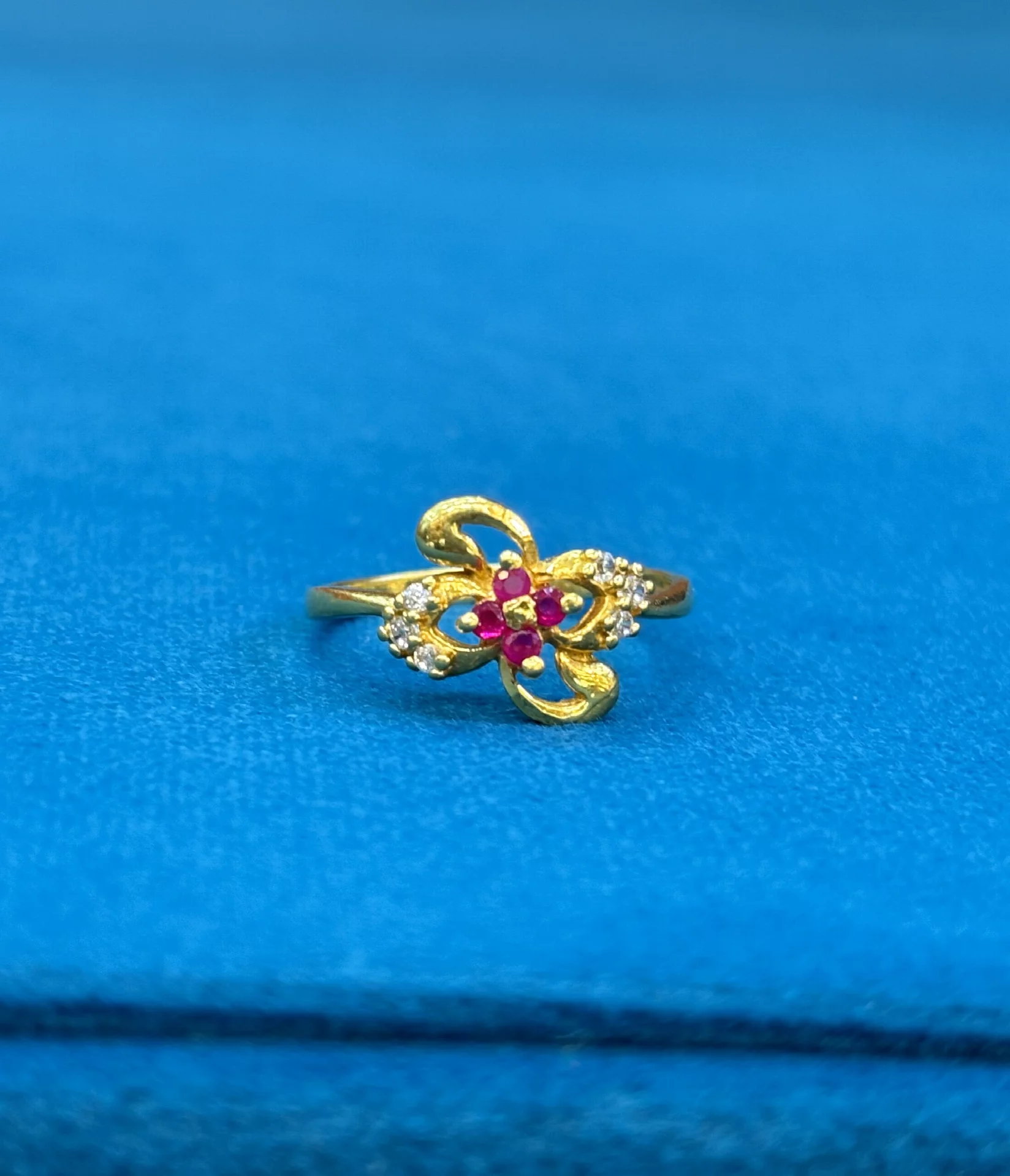 Gold Stone Fancy Ring Amrutha Jewellers 23-11-7, Nageswara Rao Pantulu Rd, Satyaranayana Puram, Vijayawada, Andhra Pradesh 520011, India