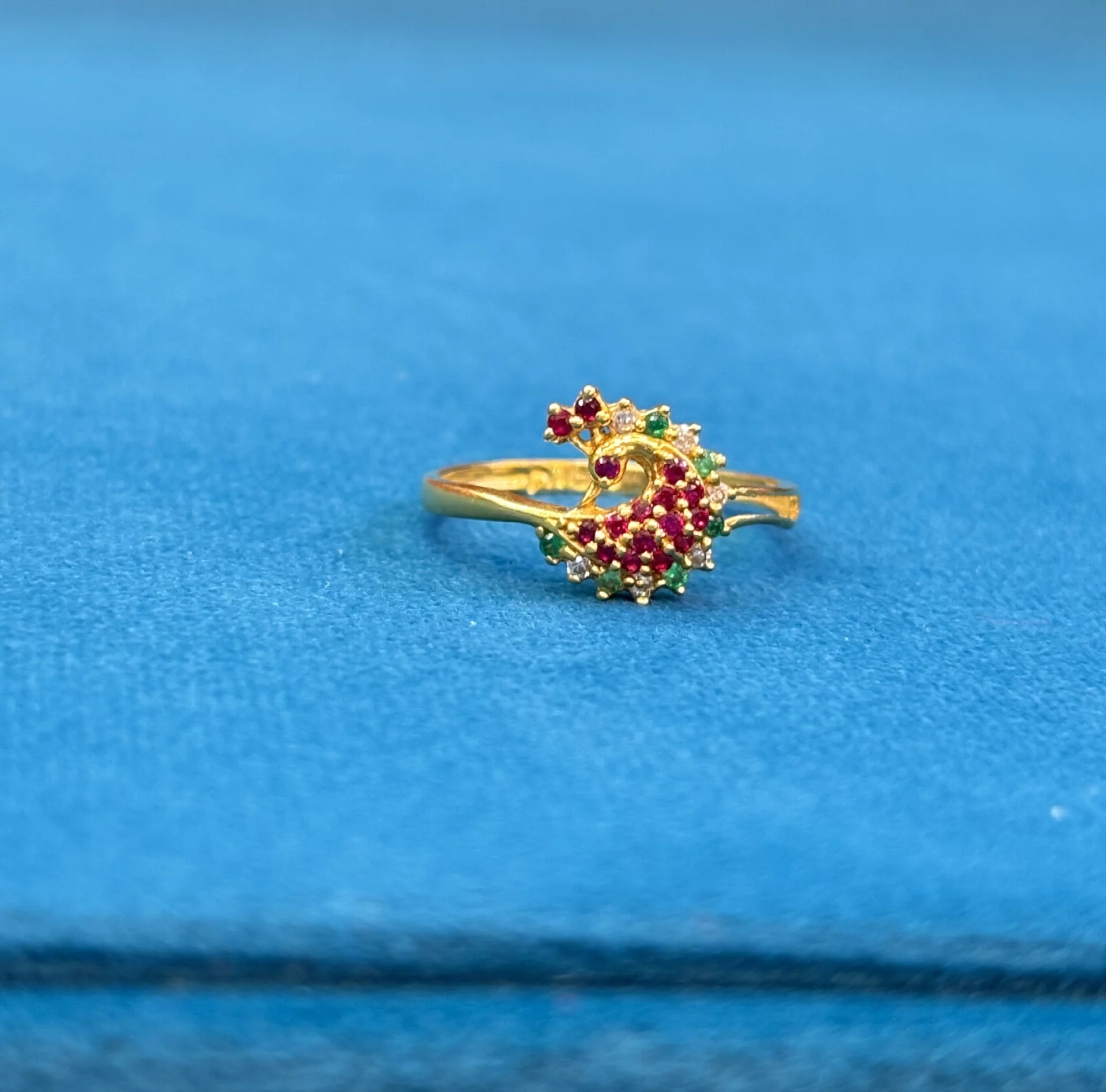 Gold Stone Peacock Ring Amrutha Jewellers 23-11-7, Nageswara Rao Pantulu Rd, Satyaranayana Puram, Vijayawada, Andhra Pradesh 520011, India