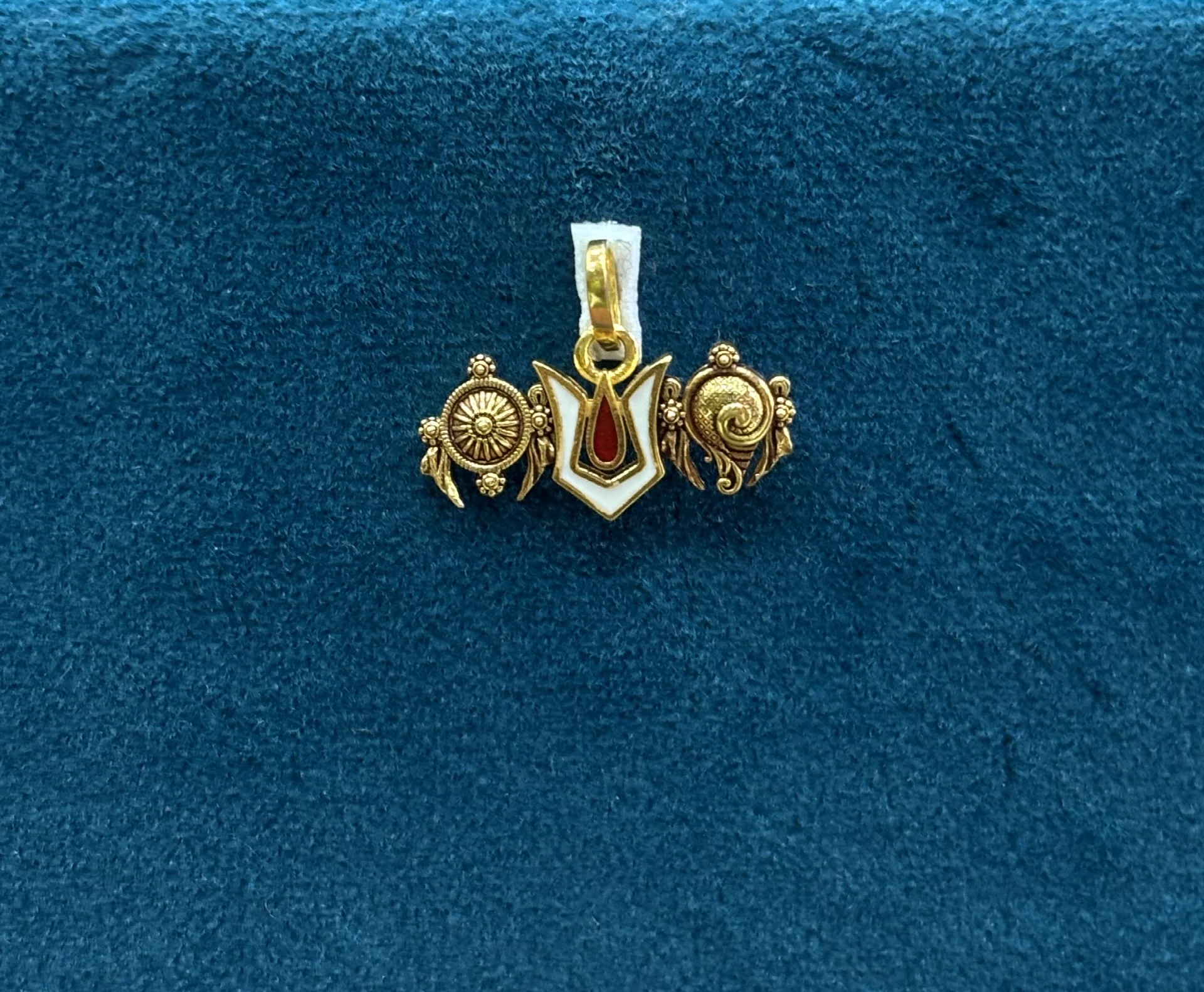 Gold Namam Locket Amrutha Jewellers 23-11-7, Nageswara Rao Pantulu Rd, Satyaranayana Puram, Vijayawada, Andhra Pradesh 520011, India