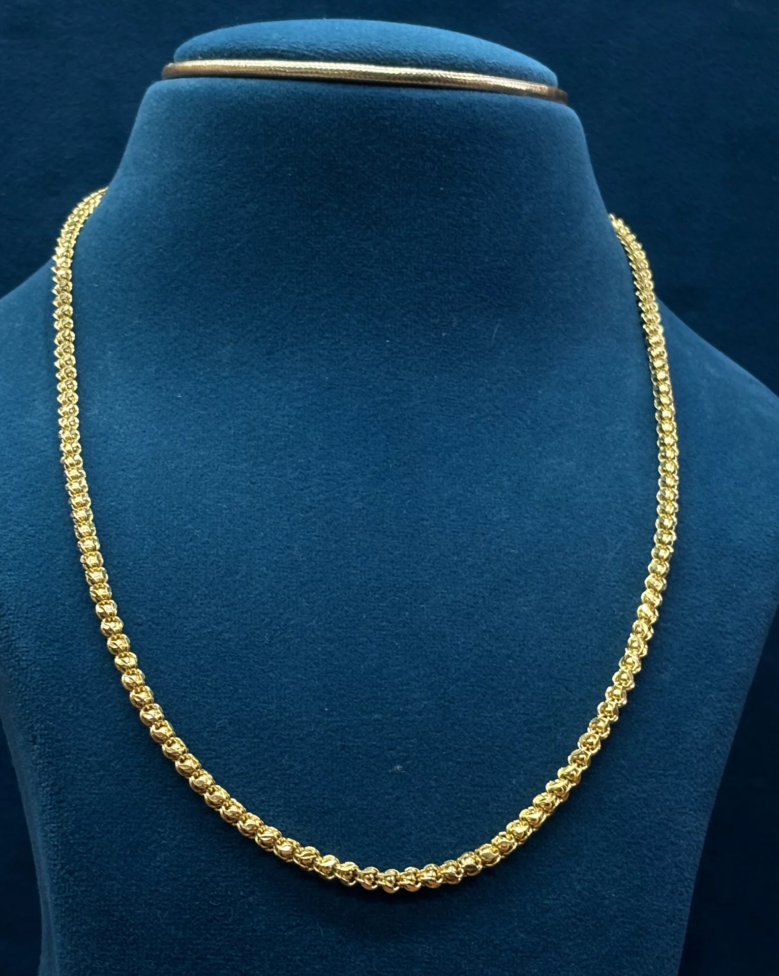 Gold Gents Chains Amrutha Jewellers 23-11-7, Nageswara Rao Pantulu Rd, Satyaranayana Puram, Vijayawada, Andhra Pradesh 520011, India