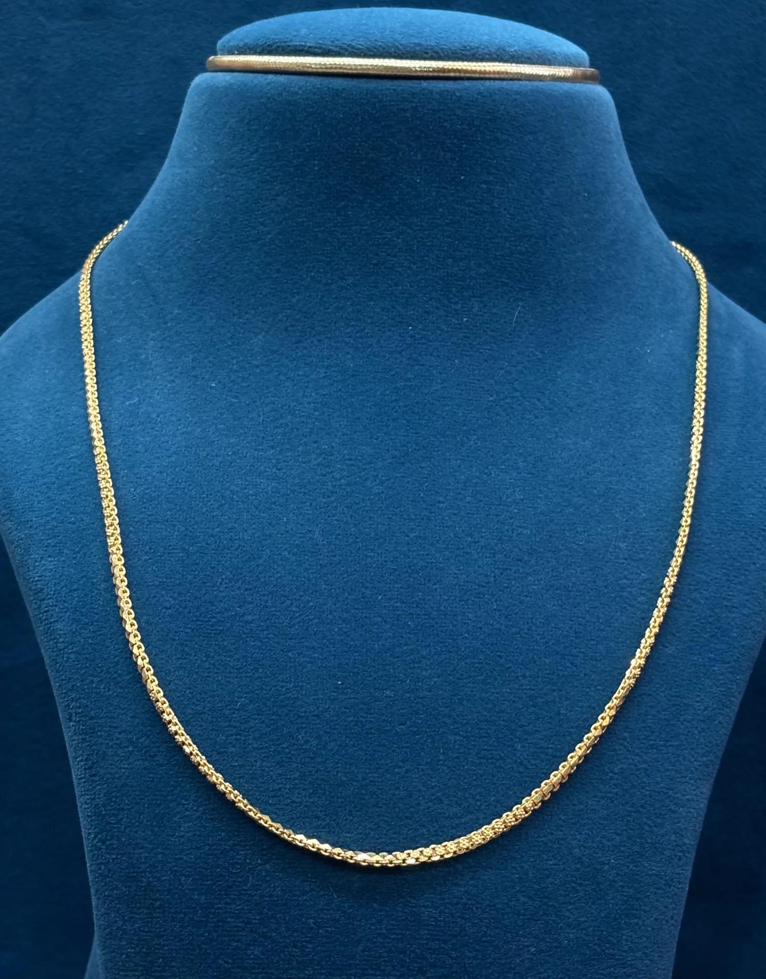 Gold Gents Chains Amrutha Jewellers 23-11-7, Nageswara Rao Pantulu Rd, Satyaranayana Puram, Vijayawada, Andhra Pradesh 520011, India