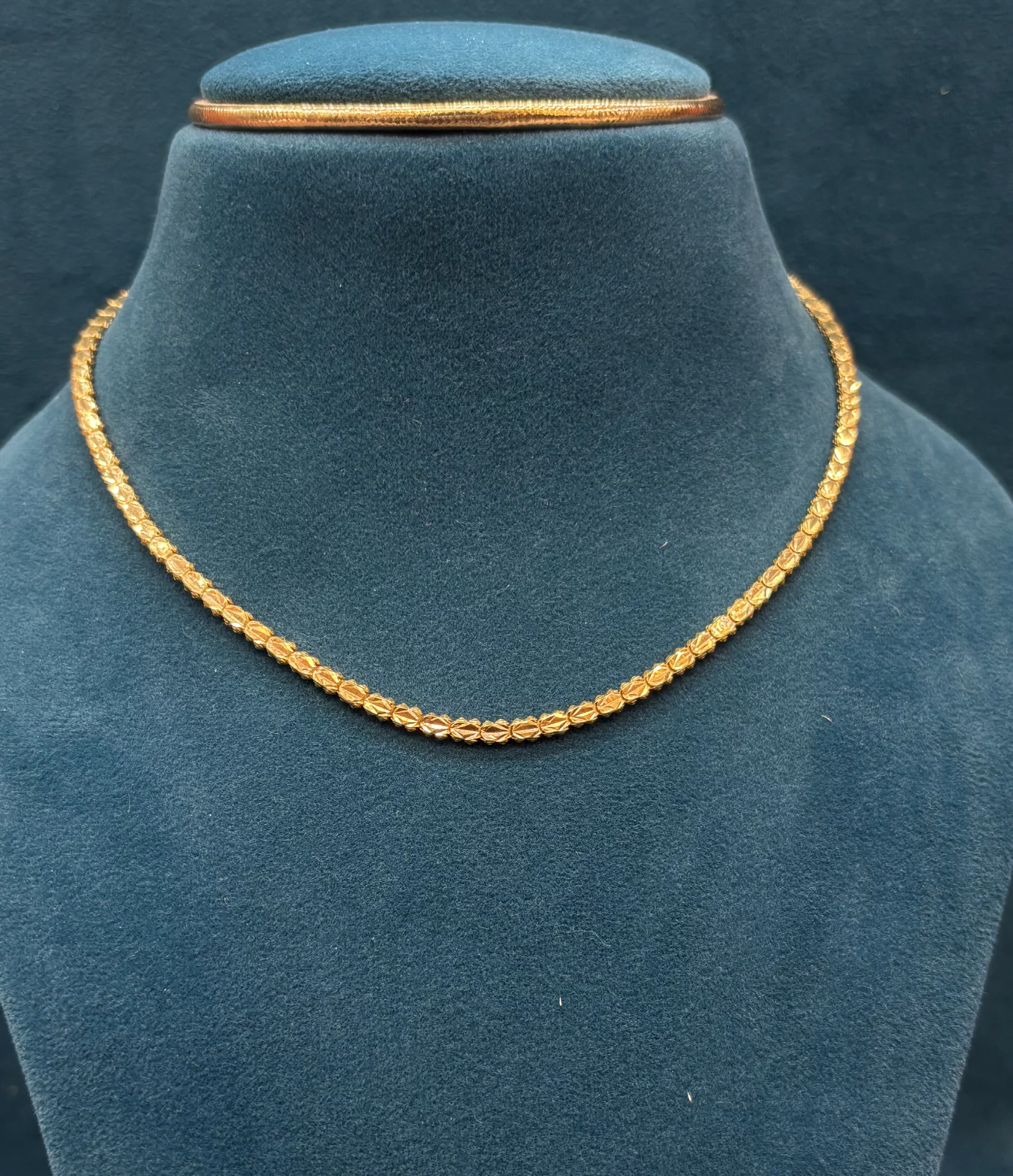 Gold Gents Chains Amrutha Jewellers 23-11-7, Nageswara Rao Pantulu Rd, Satyaranayana Puram, Vijayawada, Andhra Pradesh 520011, India