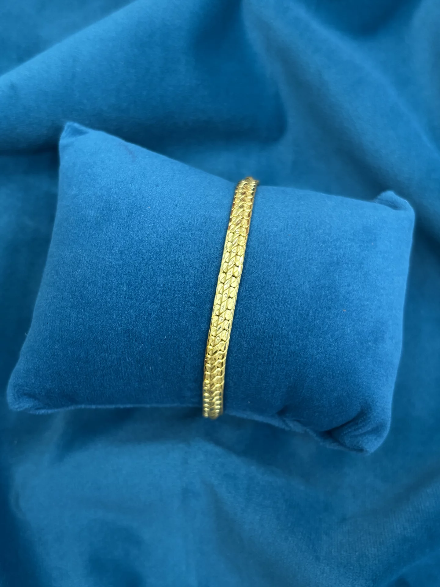 Gold Gents Bracelets Amrutha Jewellers 23-11-7, Nageswara Rao Pantulu Rd, Satyaranayana Puram, Vijayawada, Andhra Pradesh 520011, India