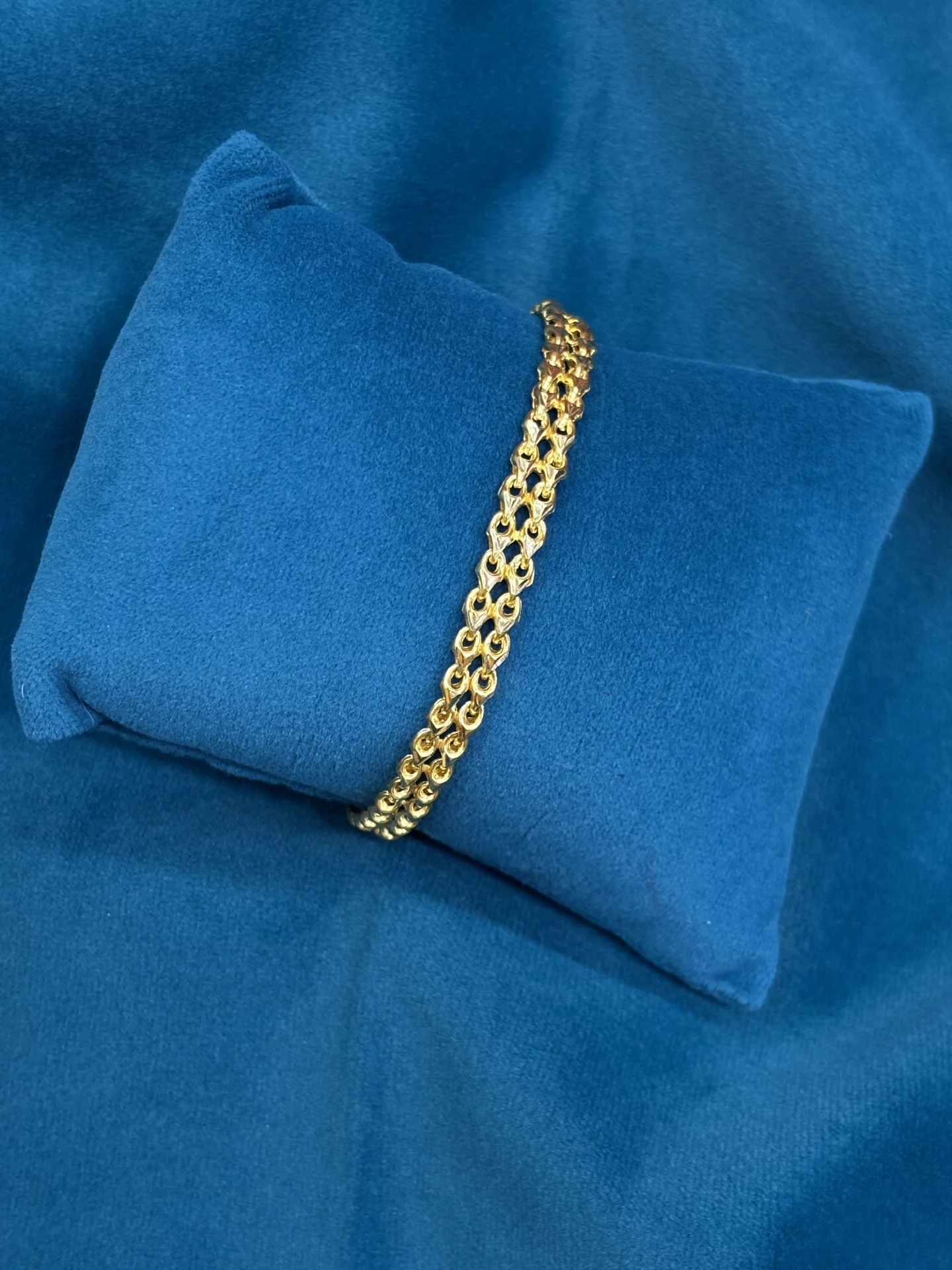 Gold Gents Bracelets Amrutha Jewellers 23-11-7, Nageswara Rao Pantulu Rd, Satyaranayana Puram, Vijayawada, Andhra Pradesh 520011, India