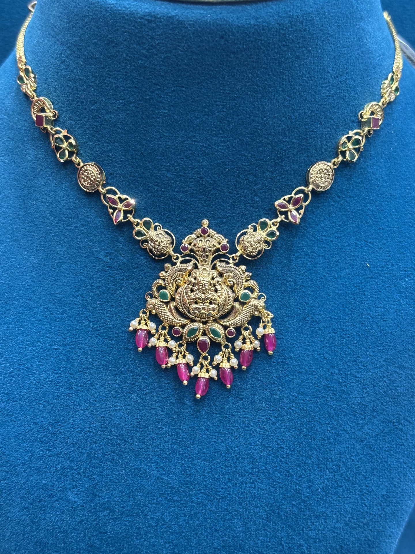 Gold Stone Lakshmi Devi Necklace Amrutha Jewellers 23-11-7, Nageswara Rao Pantulu Rd, Satyaranayana Puram, Vijayawada, Andhra Pradesh 520011, India