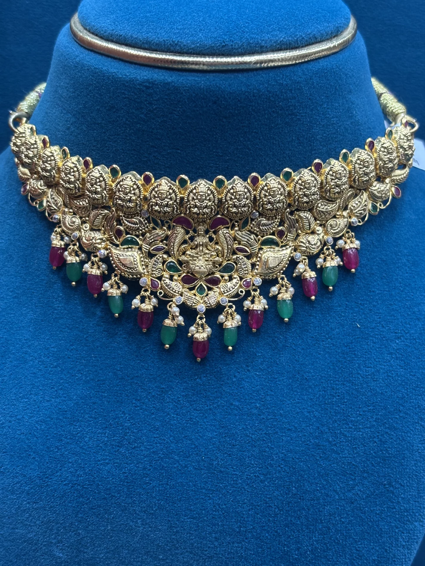 Gold Stone Chowkar Amrutha Jewellers 23-11-7, Nageswara Rao Pantulu Rd, Satyaranayana Puram, Vijayawada, Andhra Pradesh 520011, India