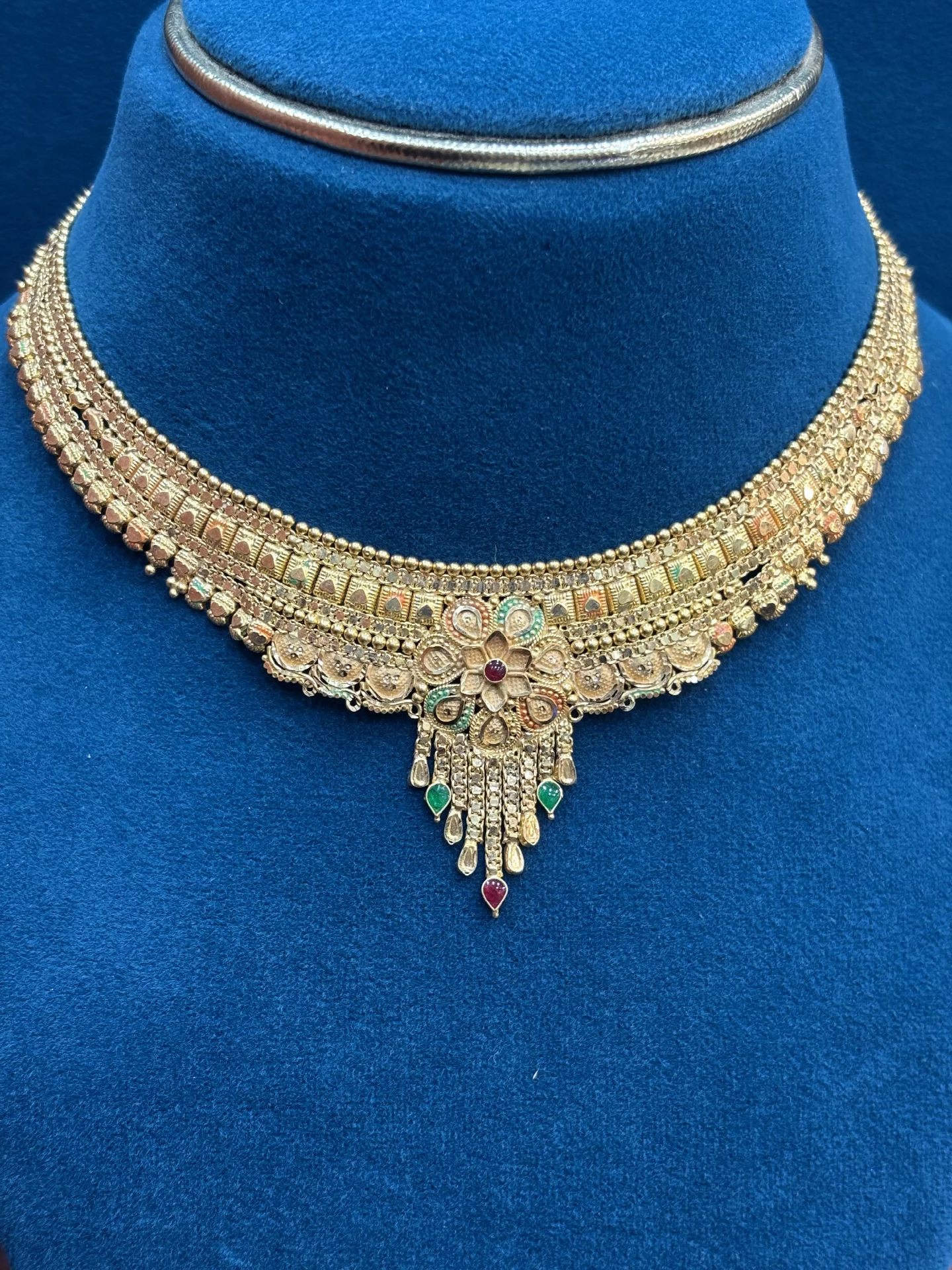 Gold Plain Necklace Amrutha Jewellers 23-11-7, Nageswara Rao Pantulu Rd, Satyaranayana Puram, Vijayawada, Andhra Pradesh 520011, India