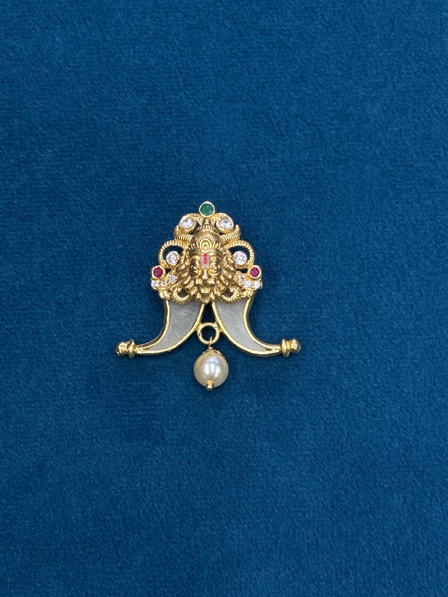Gold Poligoru Locket Amrutha Jewellers 23-11-7, Nageswara Rao Pantulu Rd, Satyaranayana Puram, Vijayawada, Andhra Pradesh 520011, India