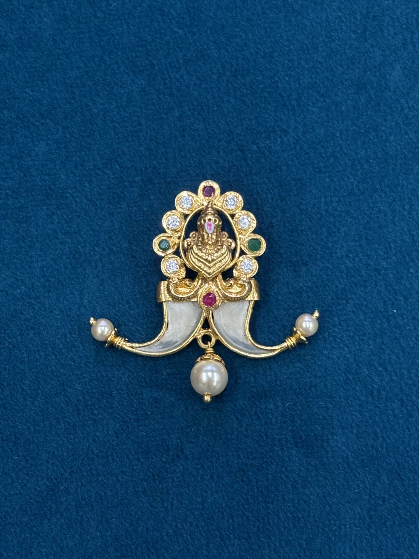 Gold Poligoru Locket Amrutha Jewellers 23-11-7, Nageswara Rao Pantulu Rd, Satyaranayana Puram, Vijayawada, Andhra Pradesh 520011, India