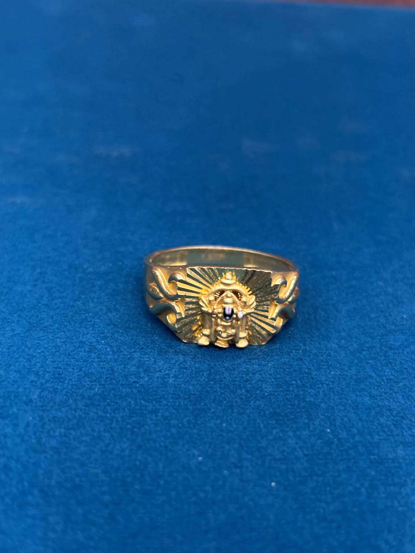 Gold Balaji Ring Amrutha Jewellers 23-11-7, Nageswara Rao Pantulu Rd, Satyaranayana Puram, Vijayawada, Andhra Pradesh 520011, India