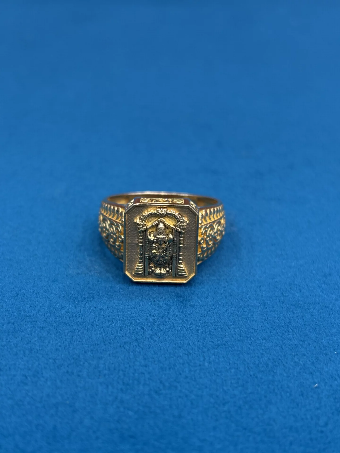 Gold Balaji Ring Amrutha Jewellers 23-11-7, Nageswara Rao Pantulu Rd, Satyaranayana Puram, Vijayawada, Andhra Pradesh 520011, India