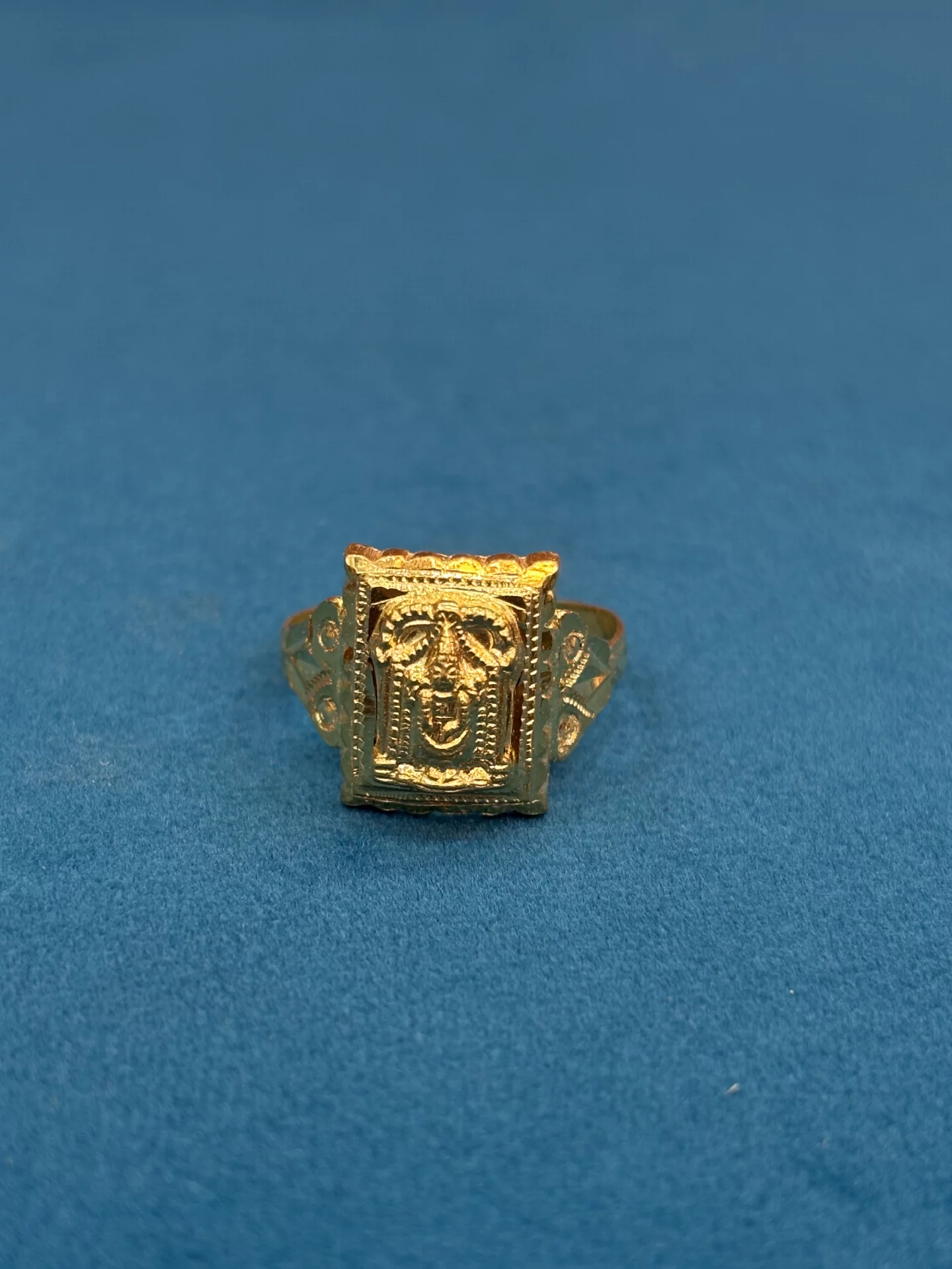 Gold Balaji Ring Amrutha Jewellers 23-11-7, Nageswara Rao Pantulu Rd, Satyaranayana Puram, Vijayawada, Andhra Pradesh 520011, India
