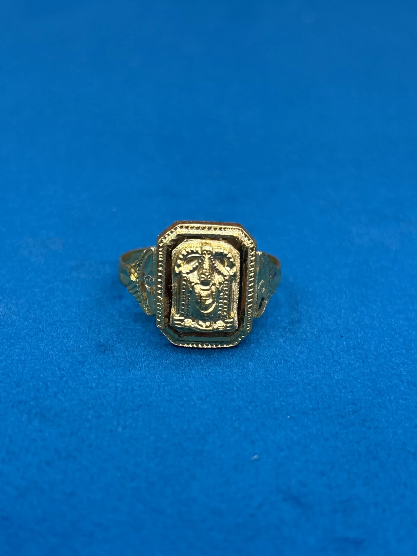 Gold Balaji Ring Amrutha Jewellers 23-11-7, Nageswara Rao Pantulu Rd, Satyaranayana Puram, Vijayawada, Andhra Pradesh 520011, India